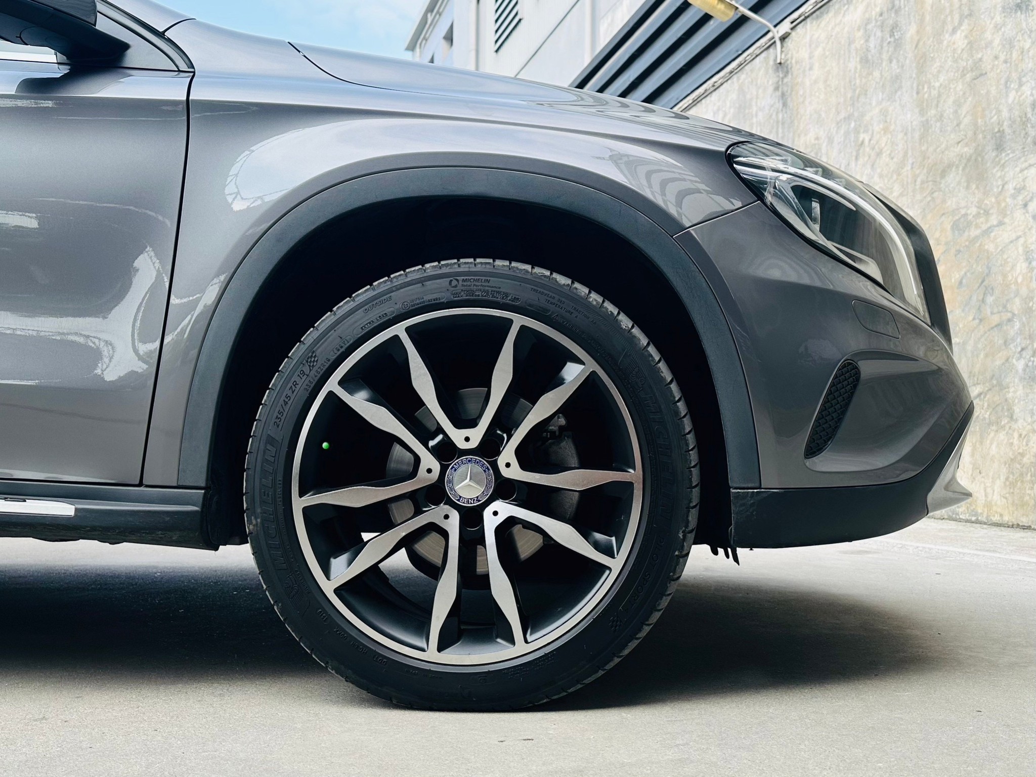 2016 Mercedes-Benz CLA-Class C118 CLA200 สีเทา (รูปที่ 4)