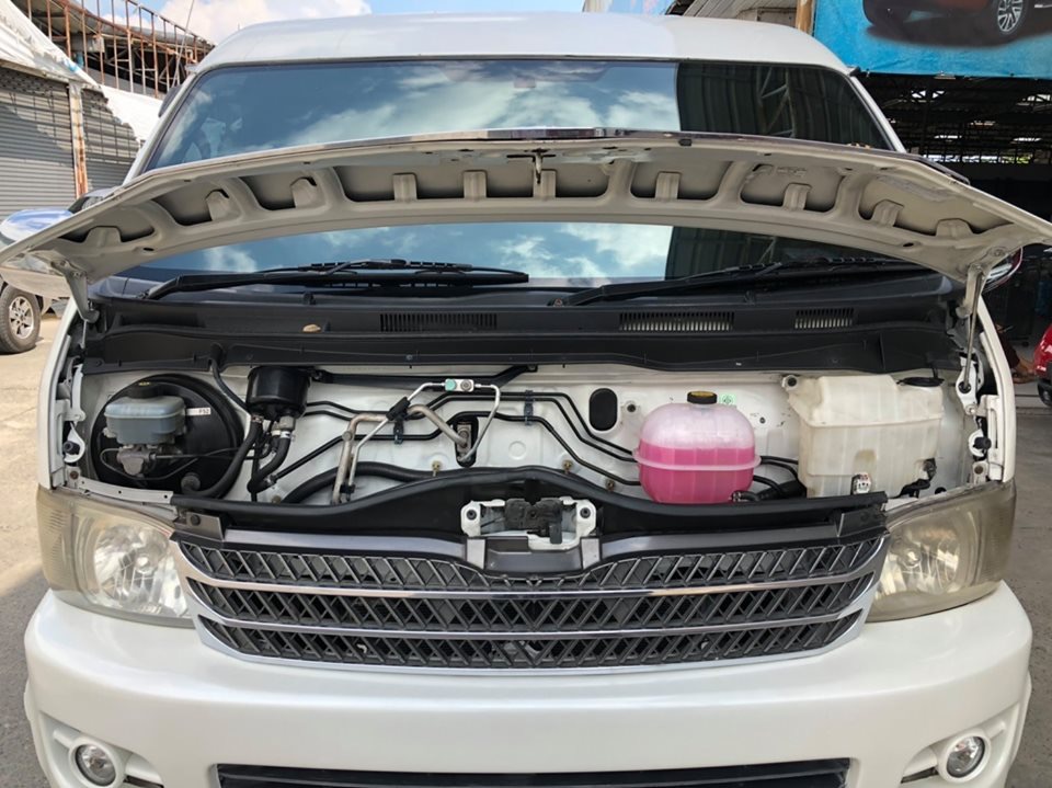 Toyota Ventury ปี 2010 สีขาว (รูปที่ 15)