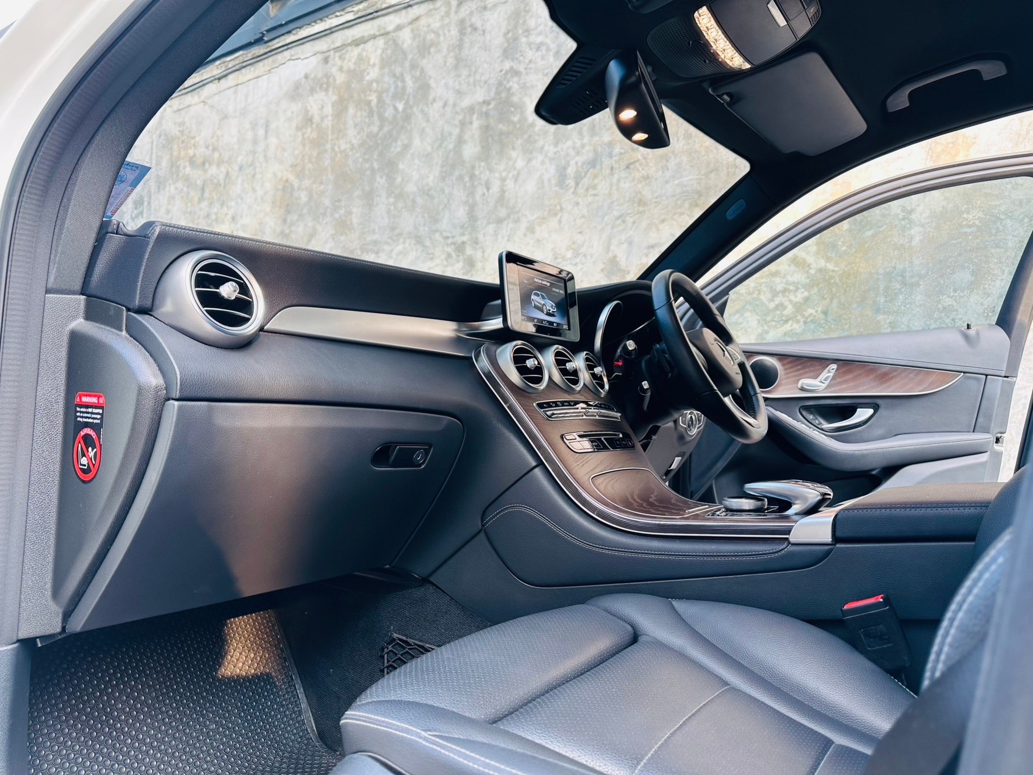 2019 Mercedes-Benz GLC-Class X253,C253 GLC250 สีขาว (รูปที่ 4)