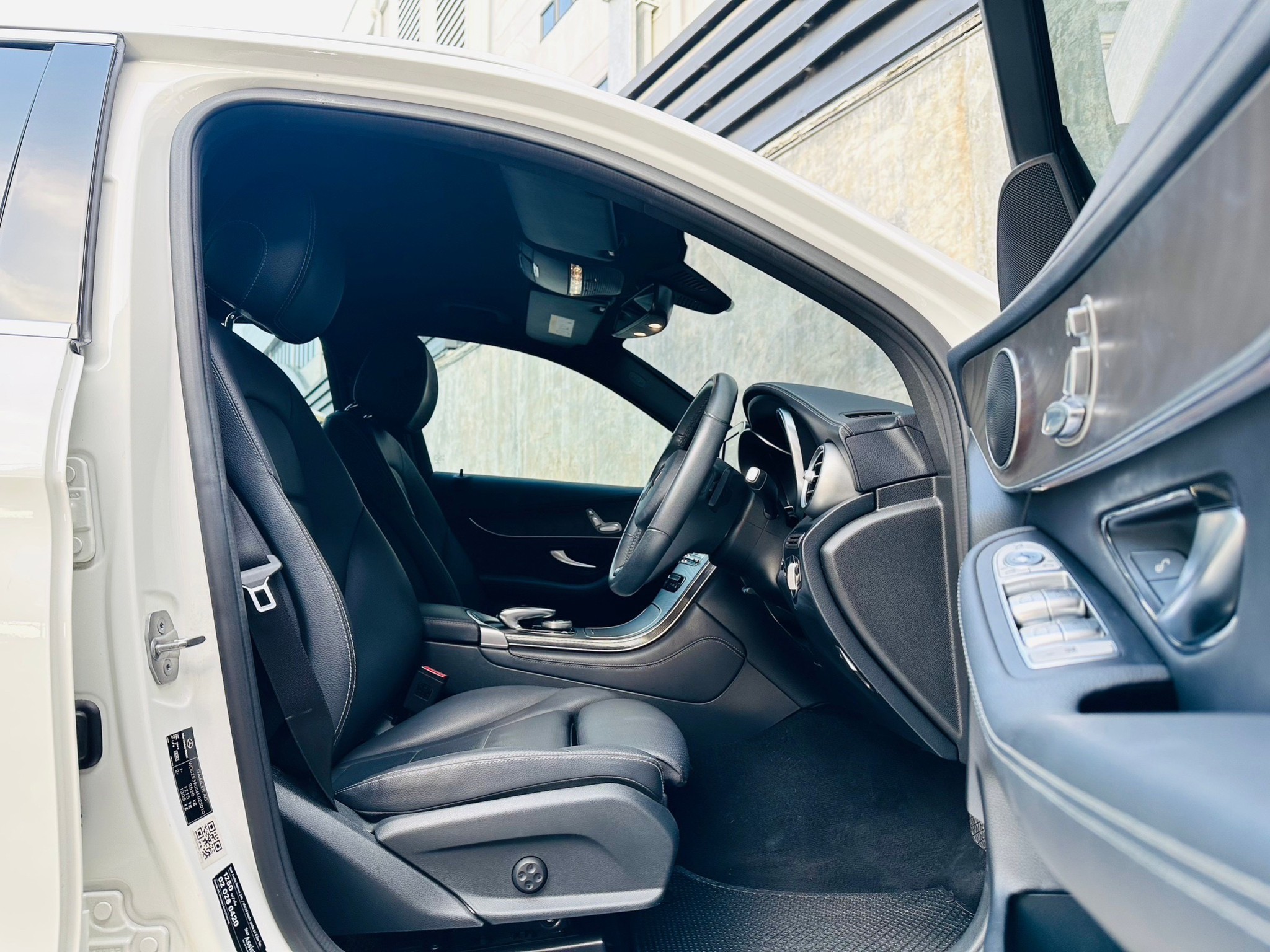 2019 Mercedes-Benz GLC-Class X253,C253 GLC250 สีขาว (รูปที่ 2)