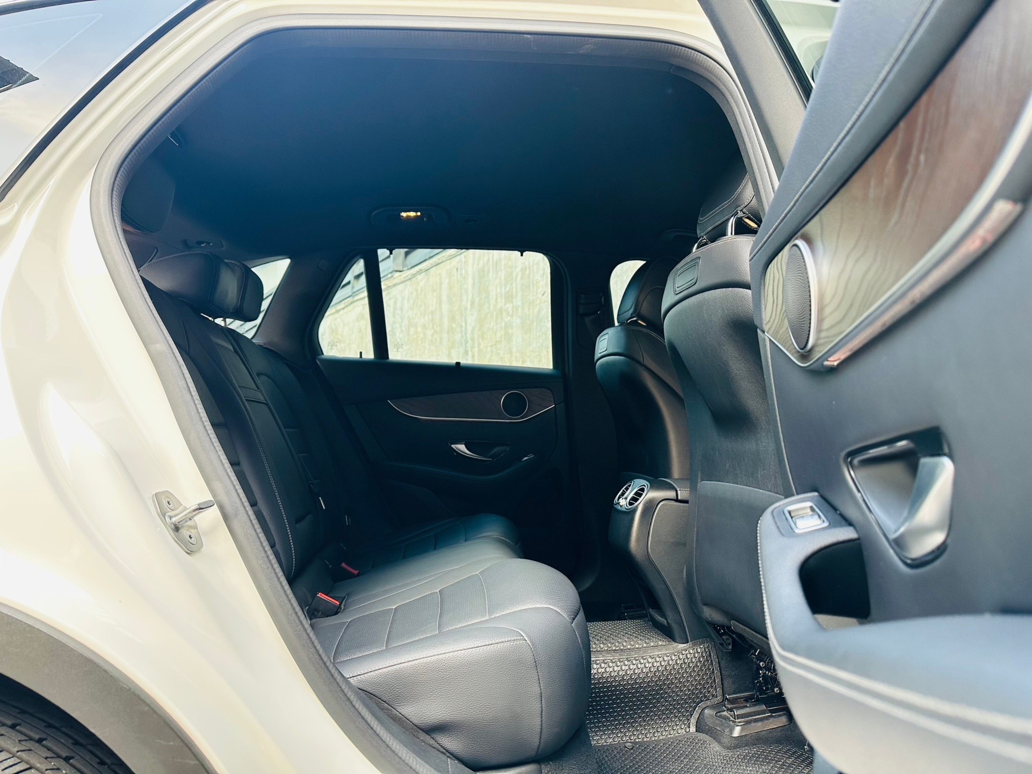 2019 Mercedes-Benz GLC-Class X253,C253 GLC250 สีขาว (รูปที่ 11)