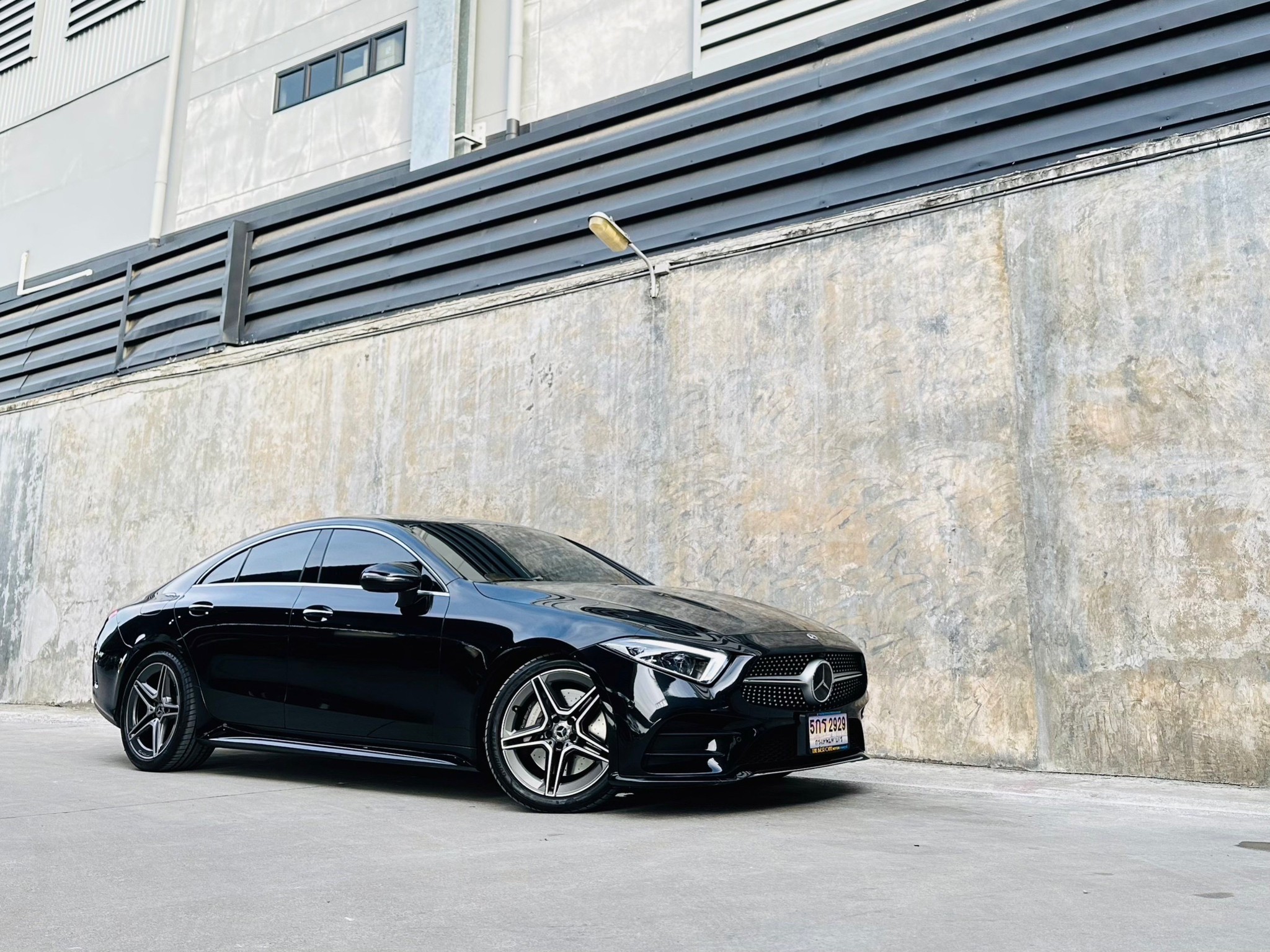 2021 Mercedes-Benz CLS-Class C257 CLS300 สีดำ (รูปที่ 2)