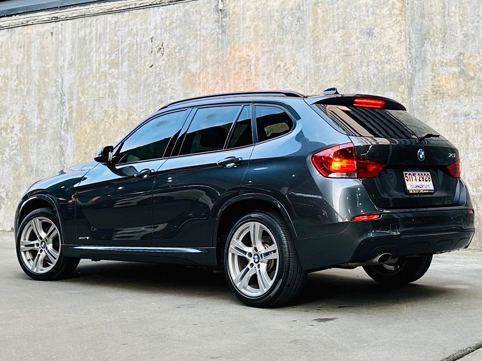 2016 BMW X1 F48 สีเทา (รูปที่ 3)