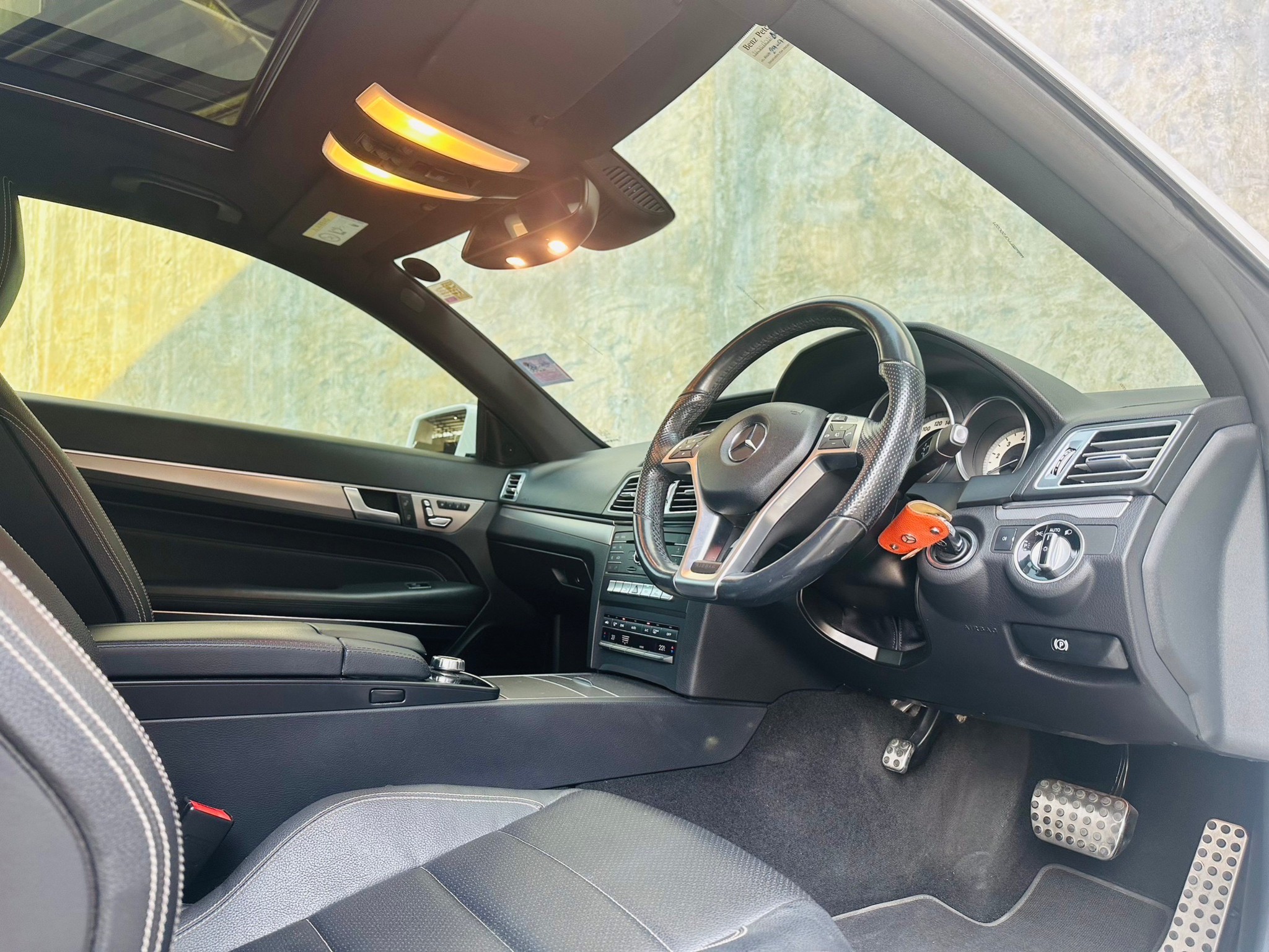 2016 Mercedes-Benz E-Class W211 E200 สีขาว (รูปที่ 3)