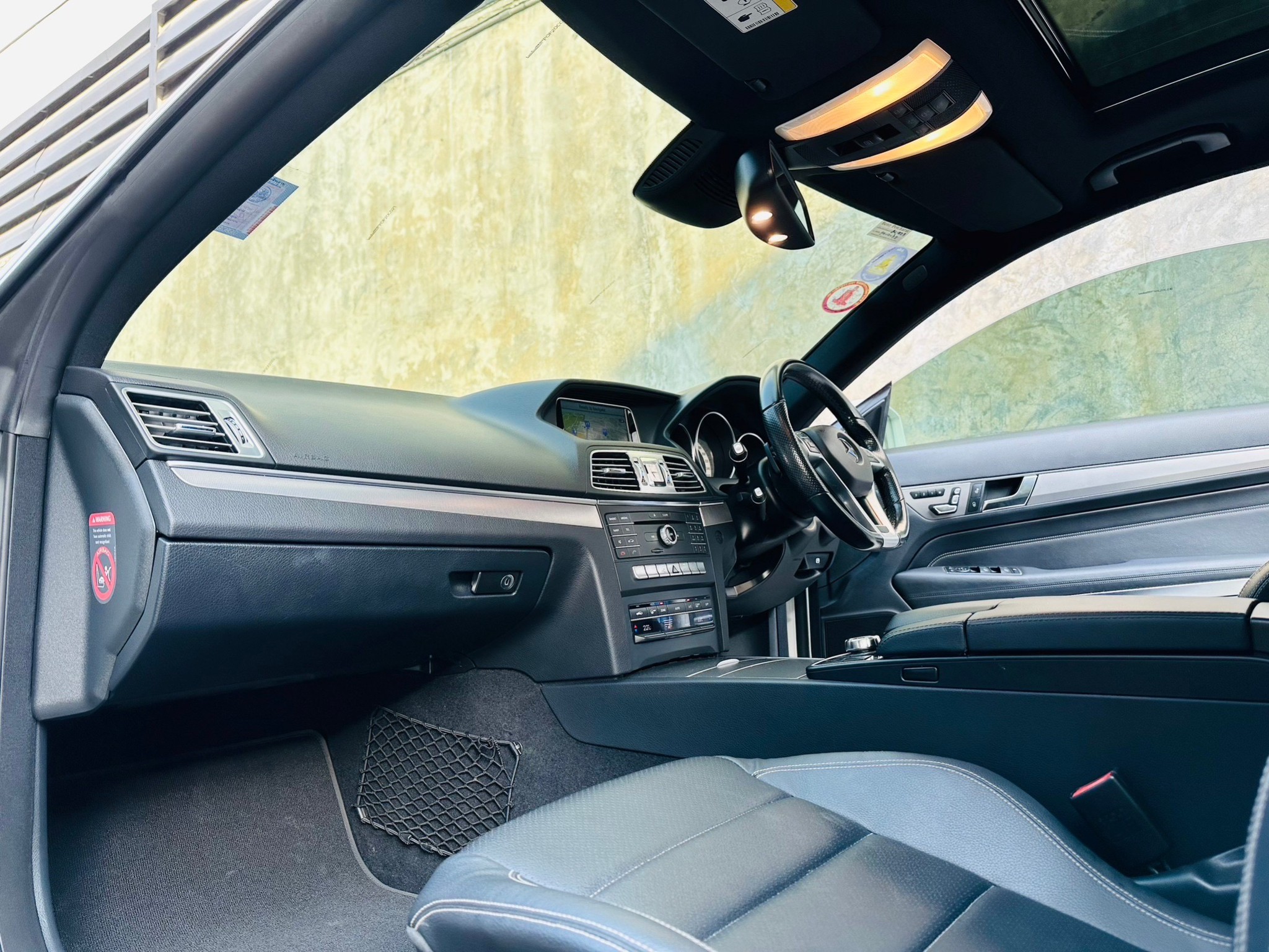 2016 Mercedes-Benz E-Class W211 E200 สีขาว (รูปที่ 13)