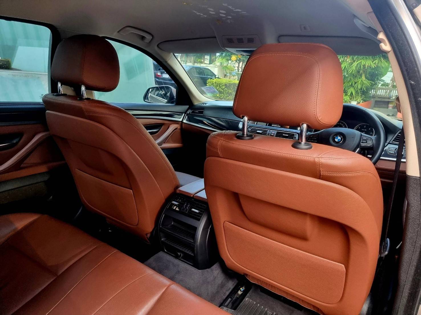 2013 BMW 520D LCI สีทอง (รูปที่ 4)