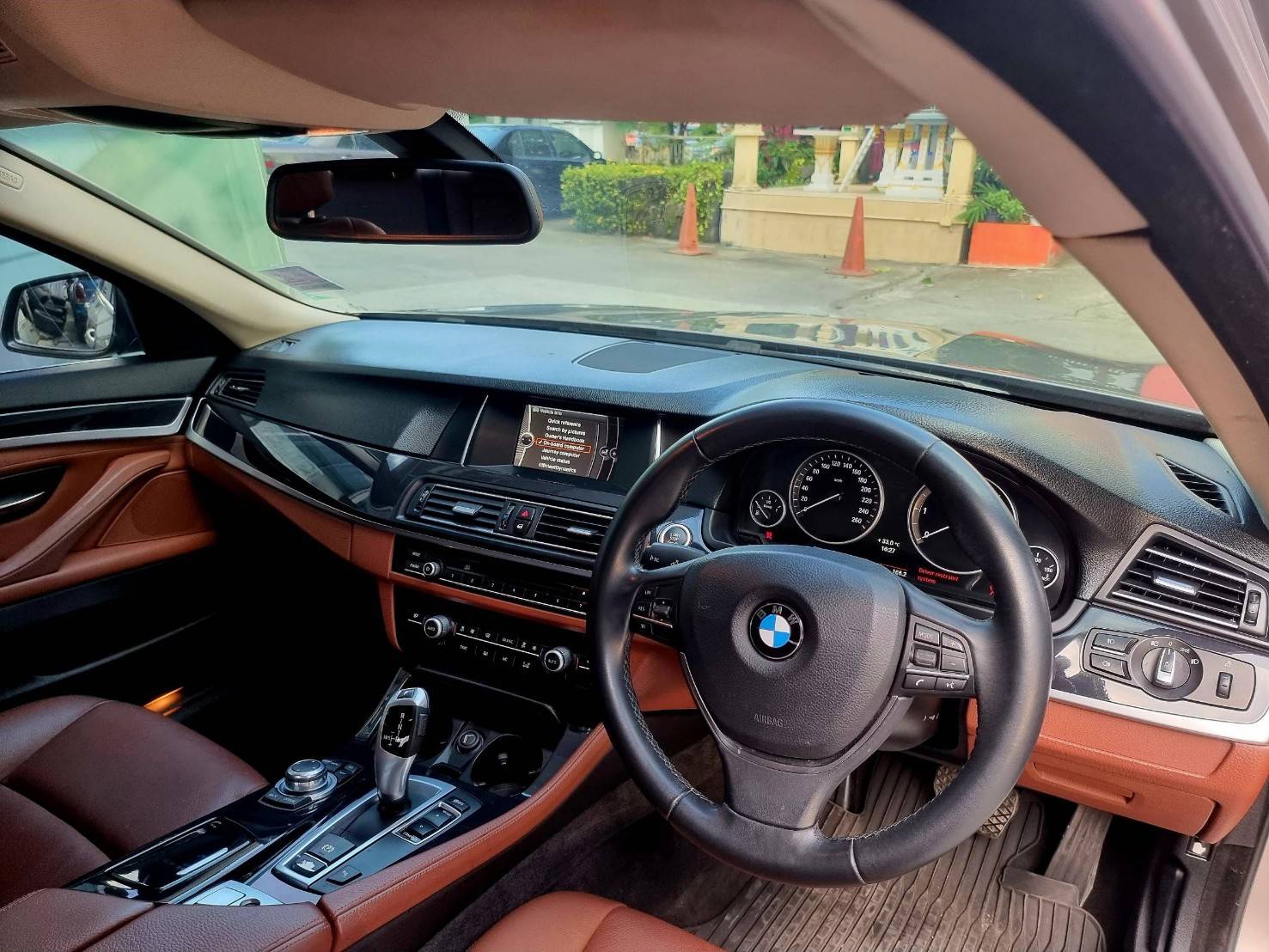 2013 BMW 520D LCI สีทอง (รูปที่ 12)