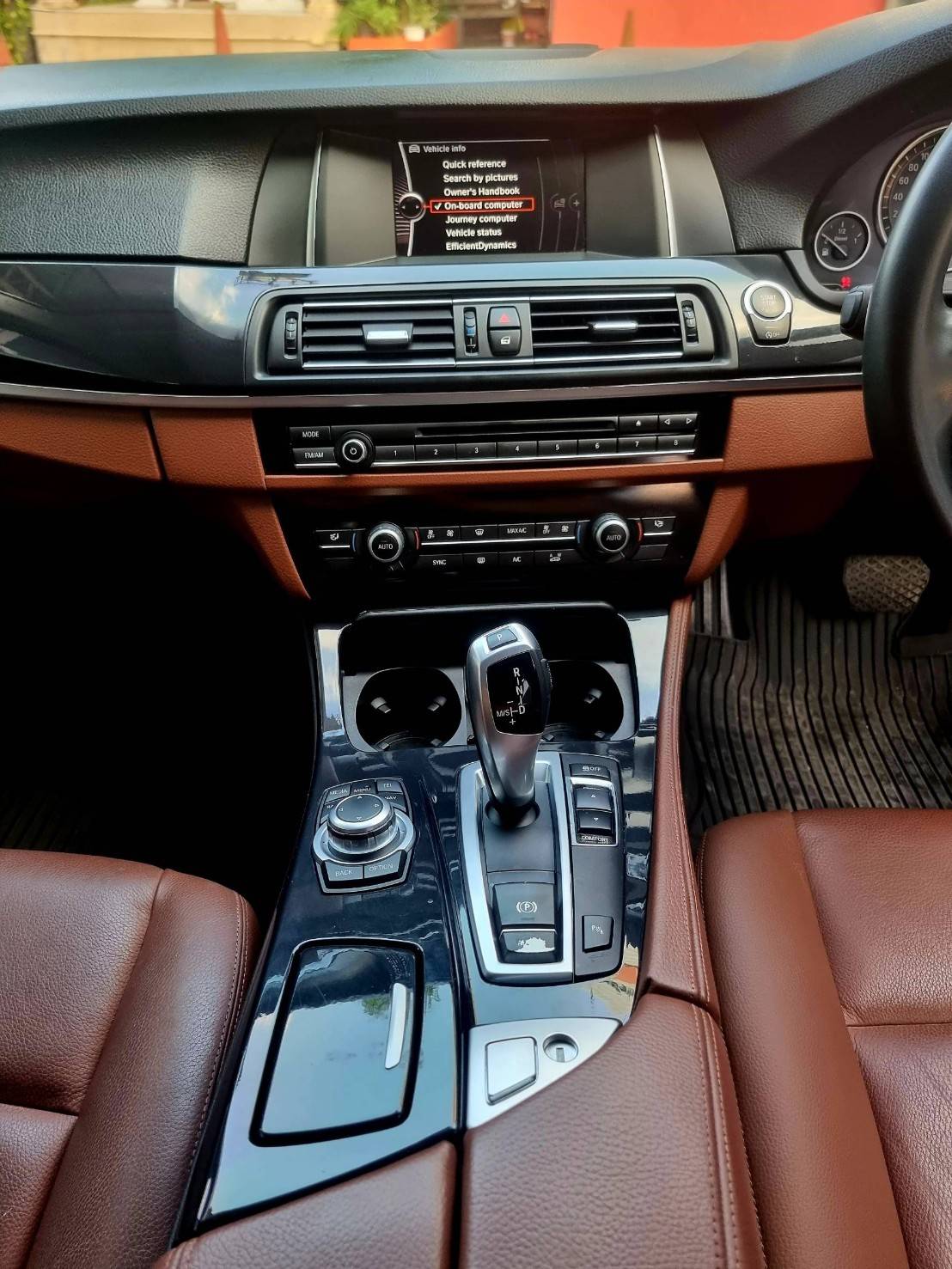 2013 BMW 520D LCI สีทอง (รูปที่ 5)