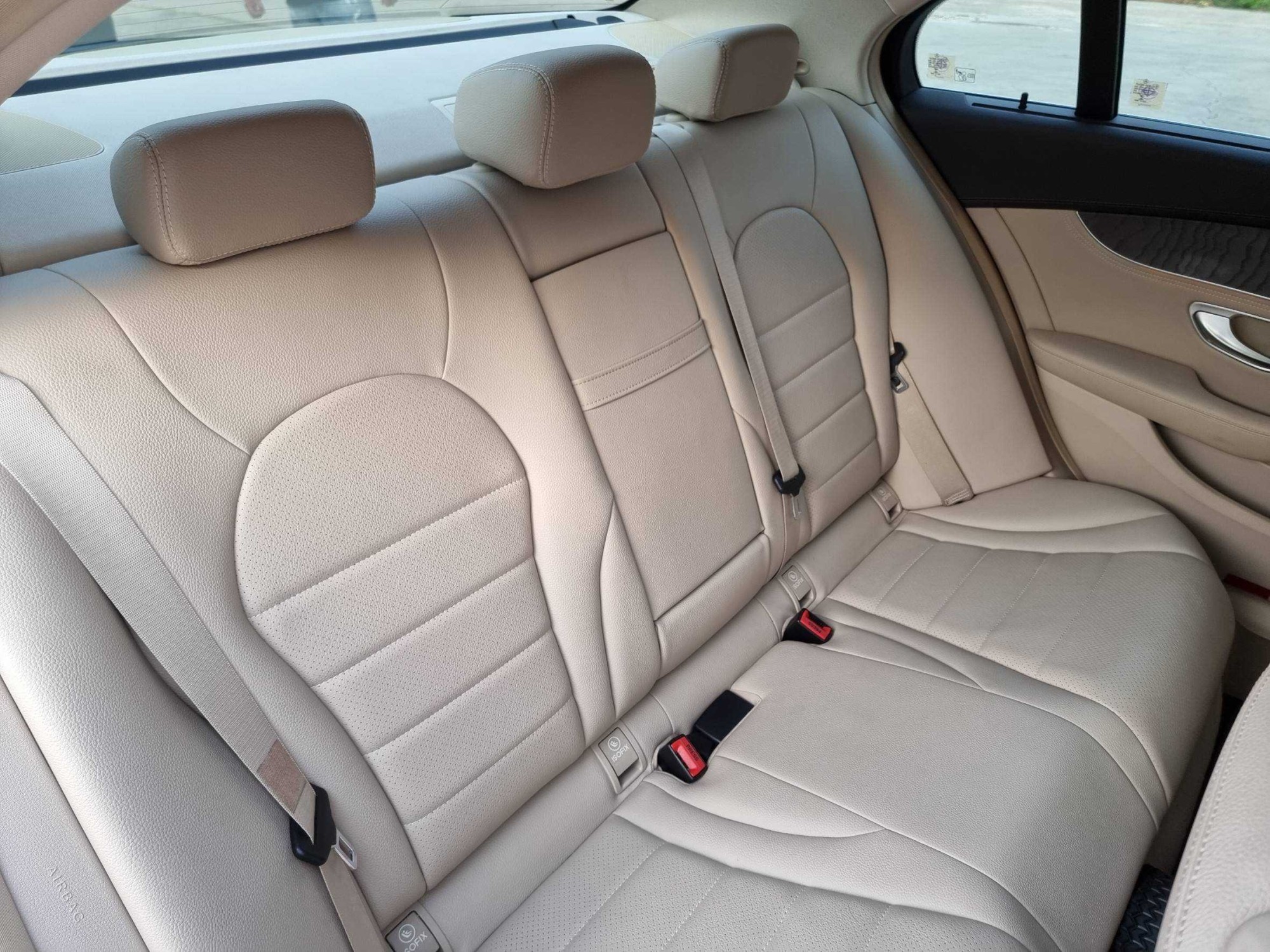 2015 Mercedes-Benz C300 Exclusive Bluetec Hybrid สีดำ (รูปที่ 16)