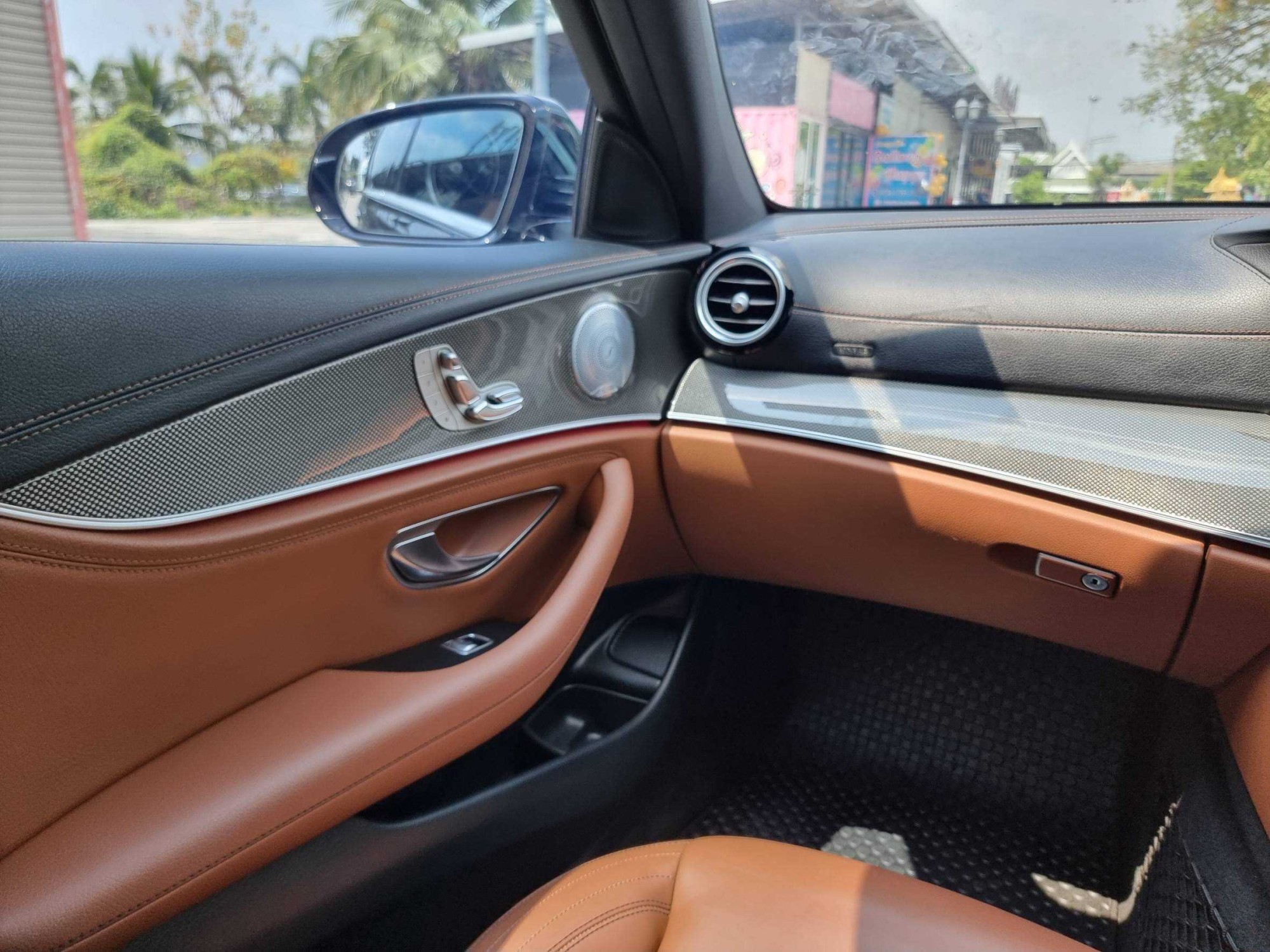 2018 Mercedes-Benz E350e AMG Dynamic W213 สีดำ (รูปที่ 13)