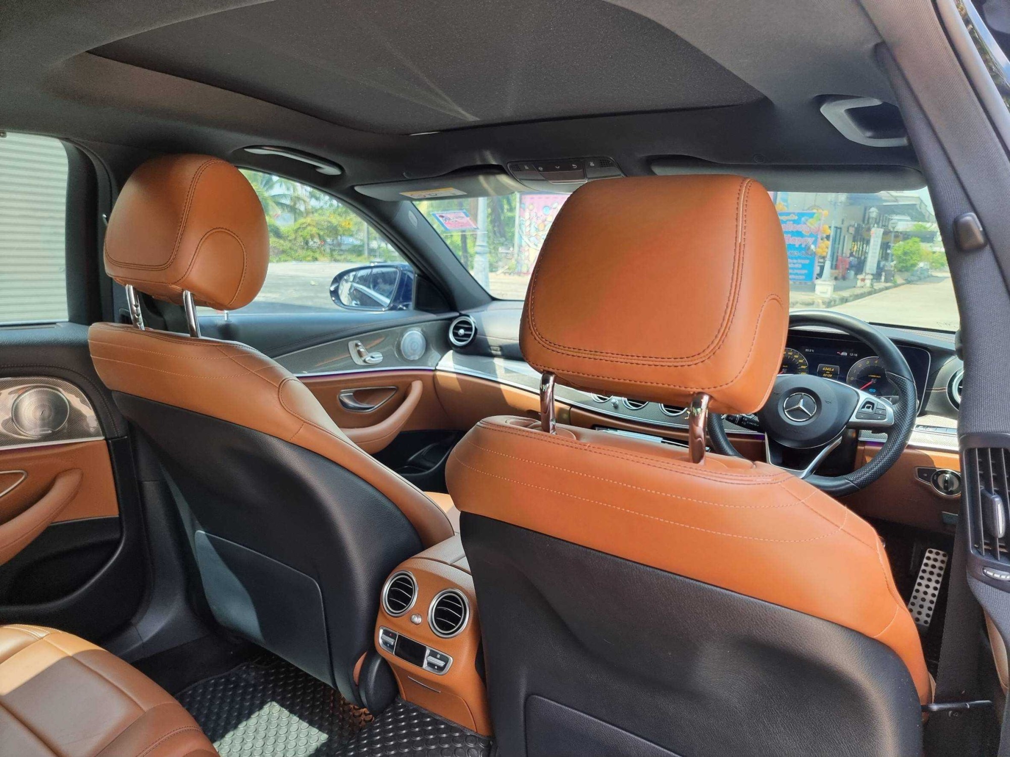 2018 Mercedes-Benz E350e AMG Dynamic W213 สีดำ (รูปที่ 14)