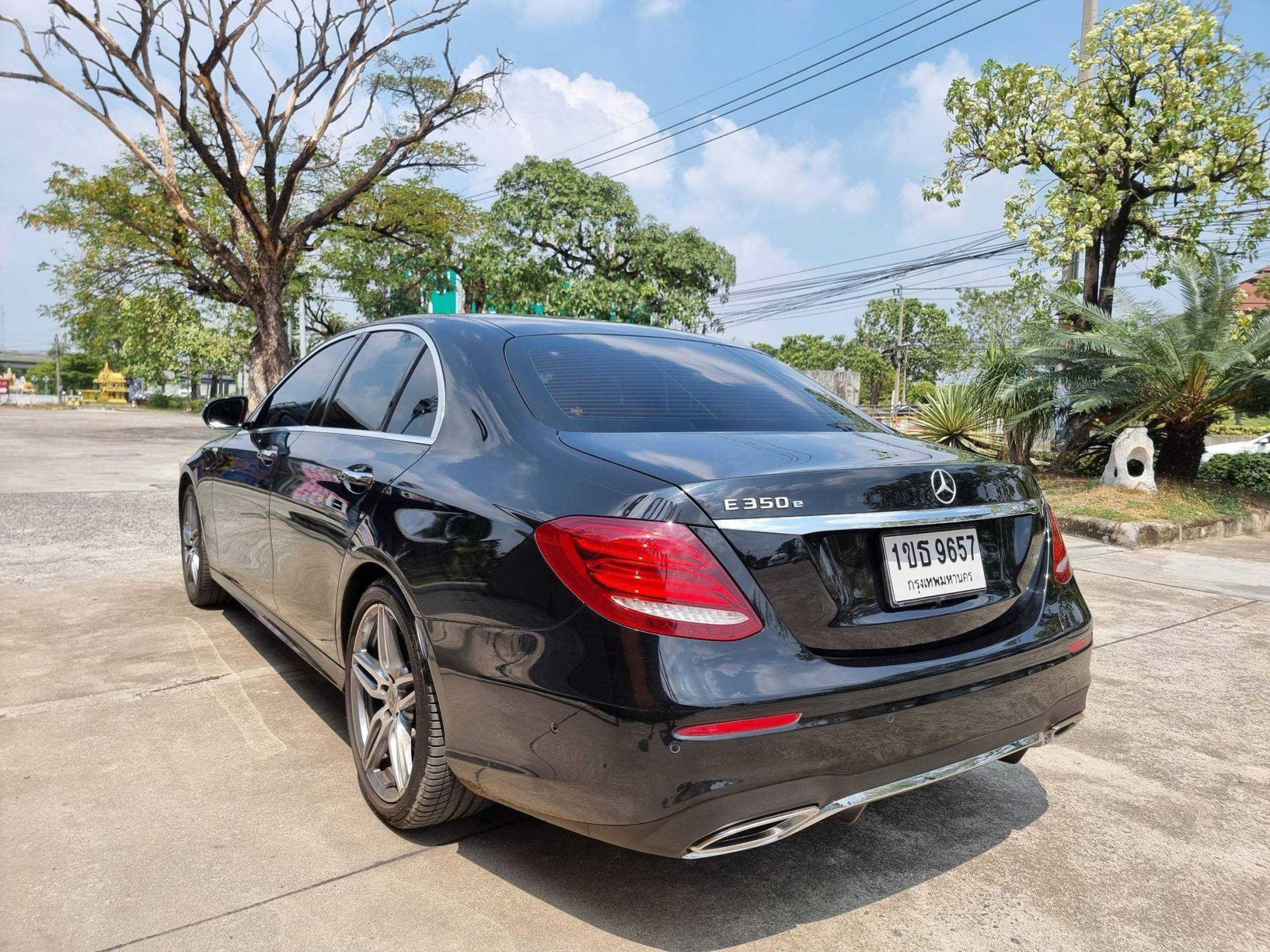 2018 Mercedes-Benz E350e AMG Dynamic W213 สีดำ