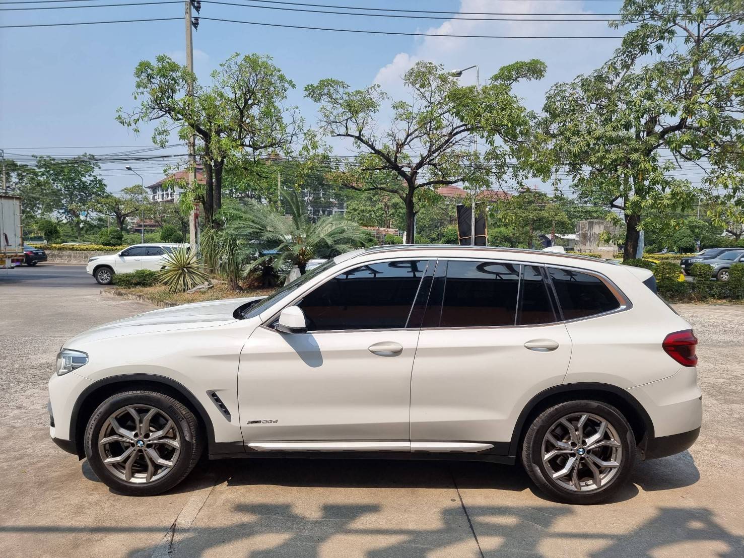 2018 BMW X3 G01 สีขาว (รูปที่ 4)