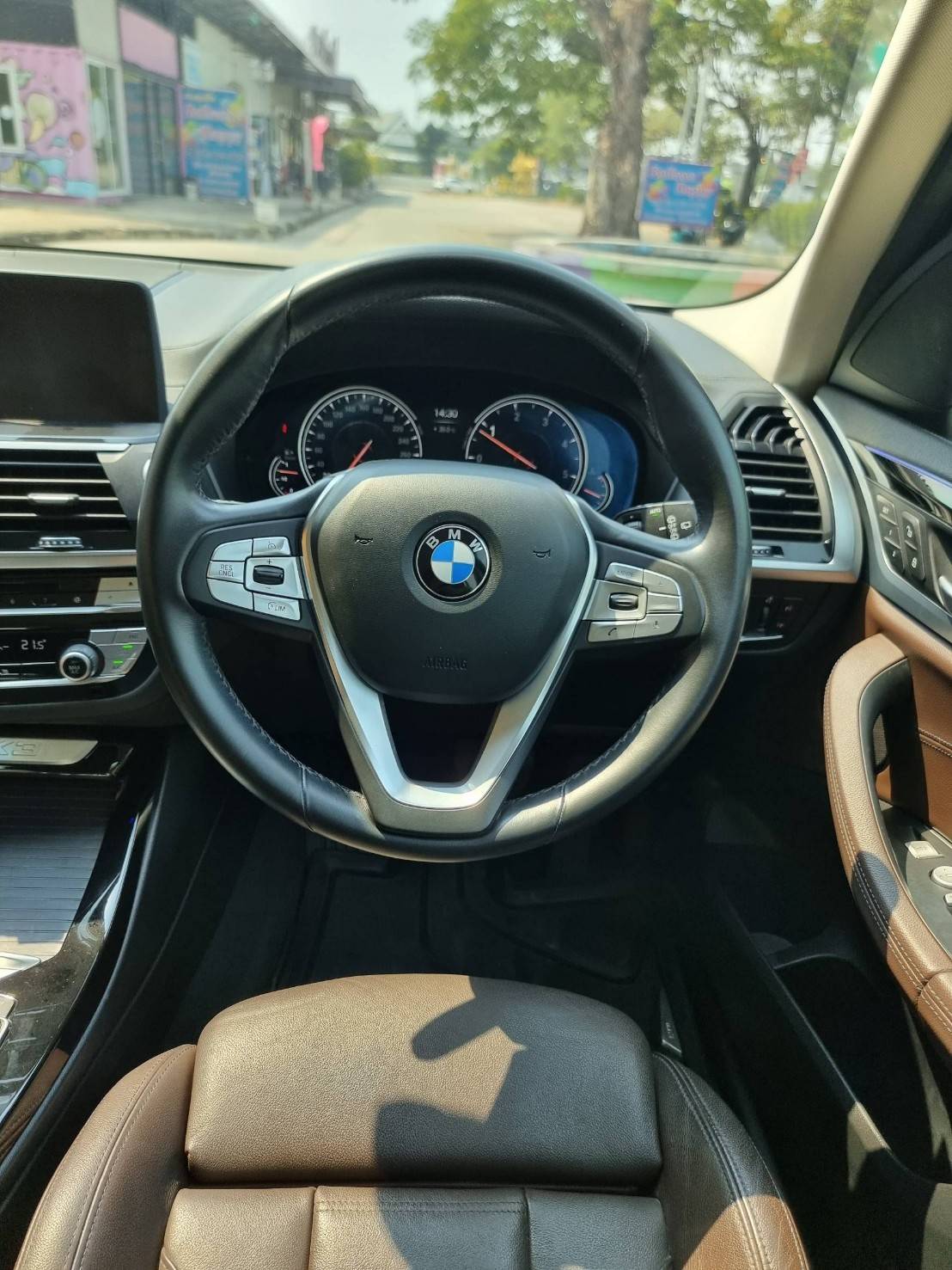 2018 BMW X3 G01 สีขาว (รูปที่ 15)