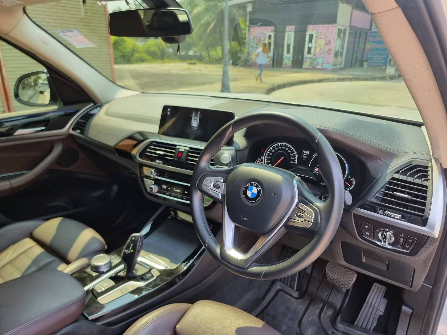 2018 BMW X3 G01 สีขาว (รูปที่ 10)