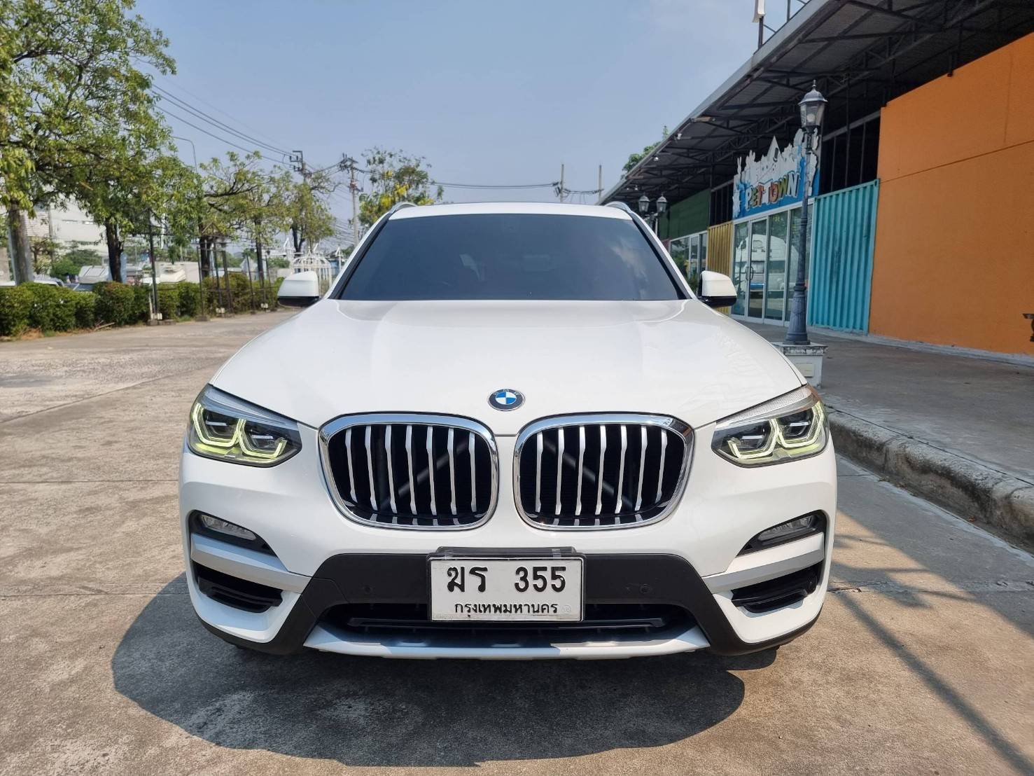 2018 BMW X3 G01 สีขาว (รูปที่ 2)