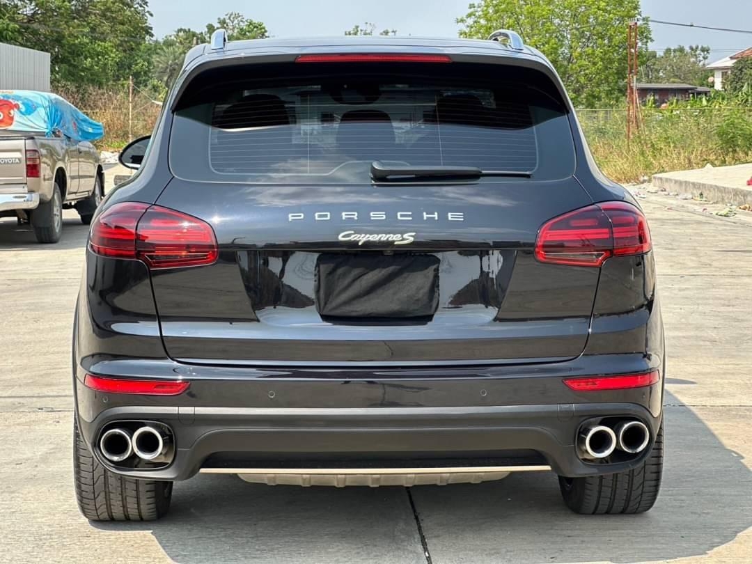 2015 Porsche Cayenne S E-Hybrid สีดำ (รูปที่ 18)