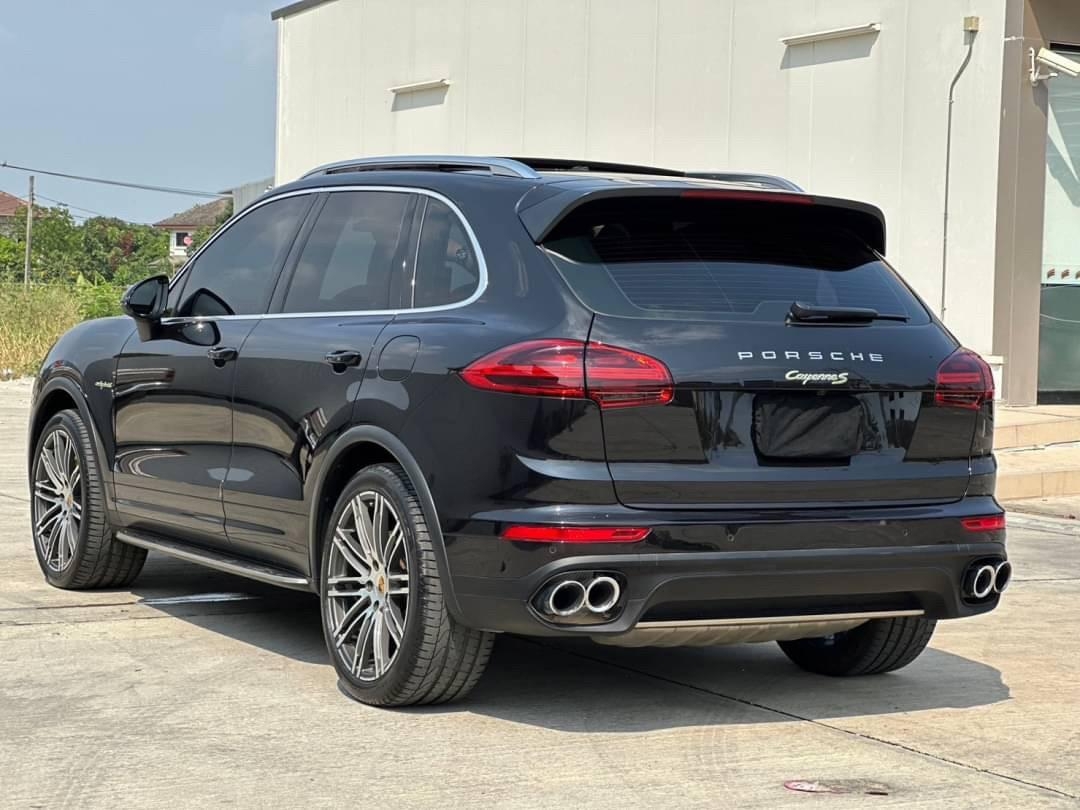 2015 Porsche Cayenne S E-Hybrid สีดำ (รูปที่ 11)