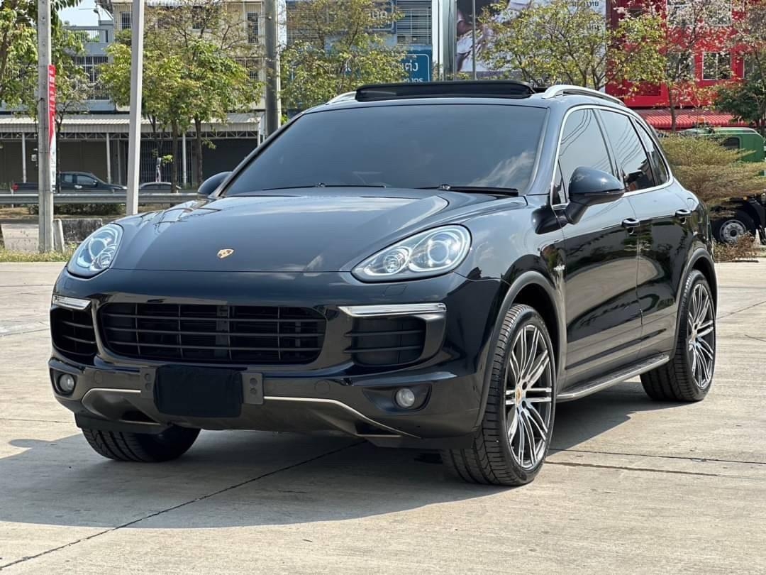 2015 Porsche Cayenne S E-Hybrid สีดำ (รูปที่ 13)