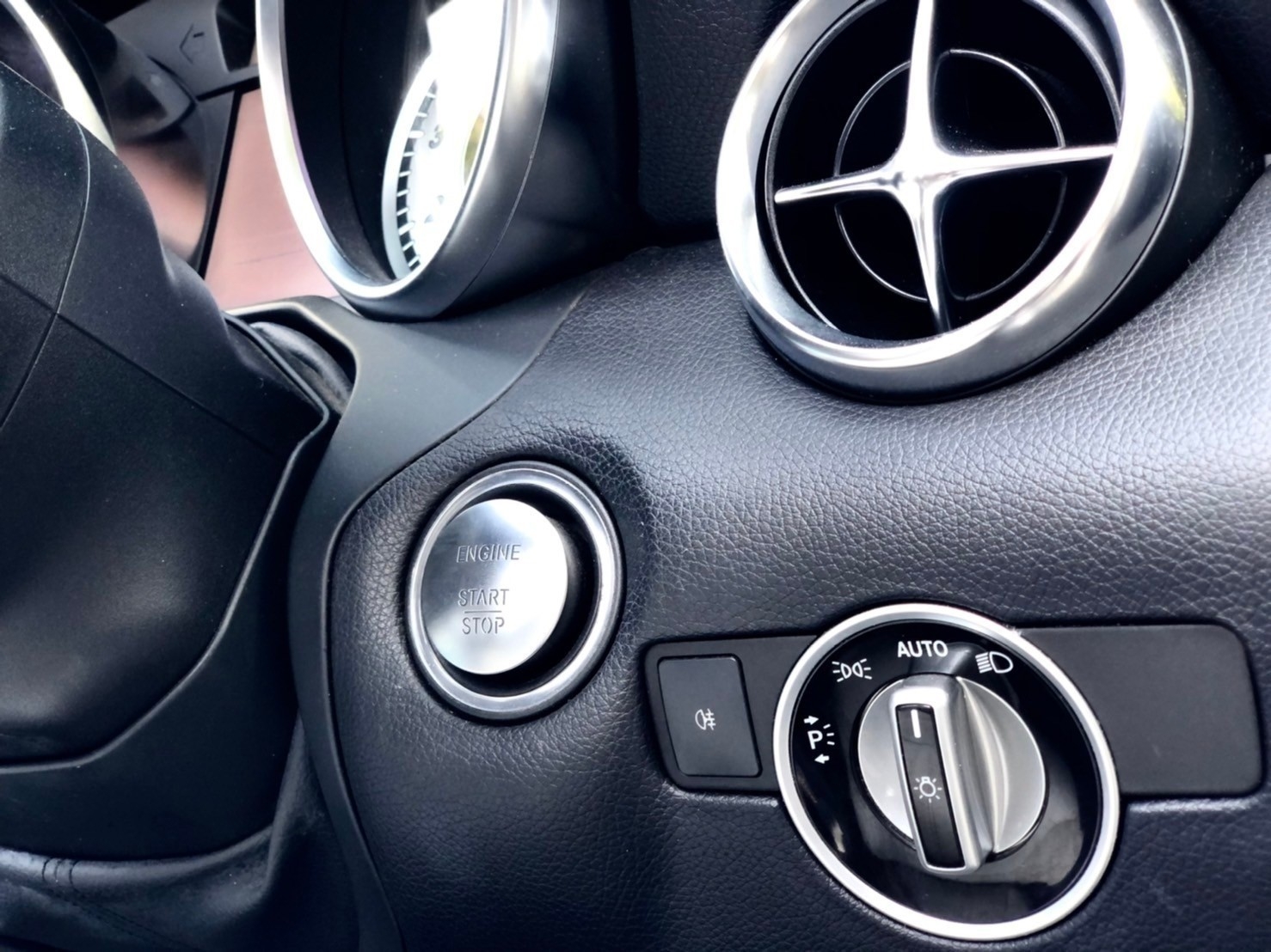 2012 Mercedes-Benz SLK-Class R172 SLK200 สีดำ (รูปที่ 2)