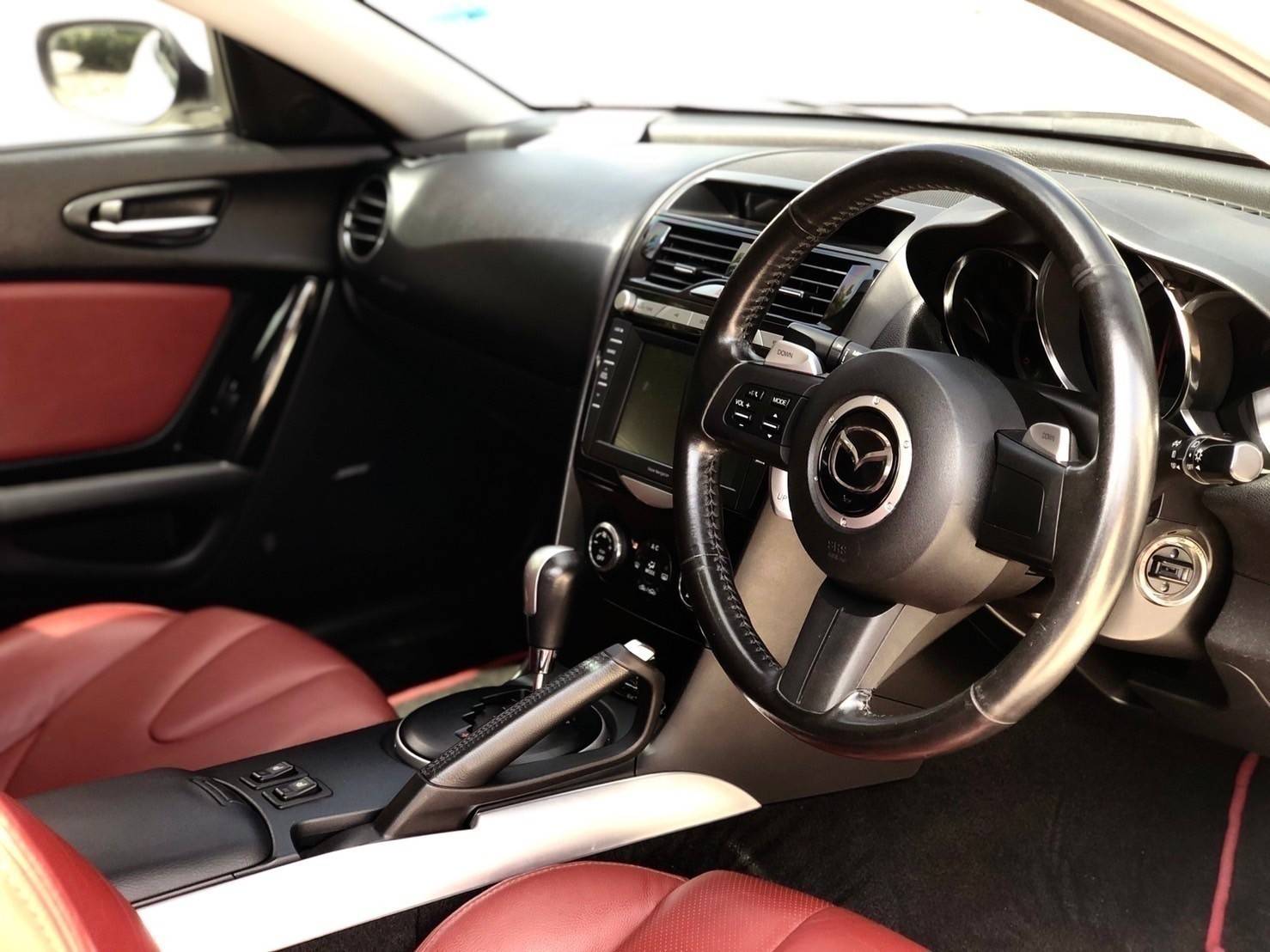 2009 Mazda RX-8 สีขาว (รูปที่ 9)