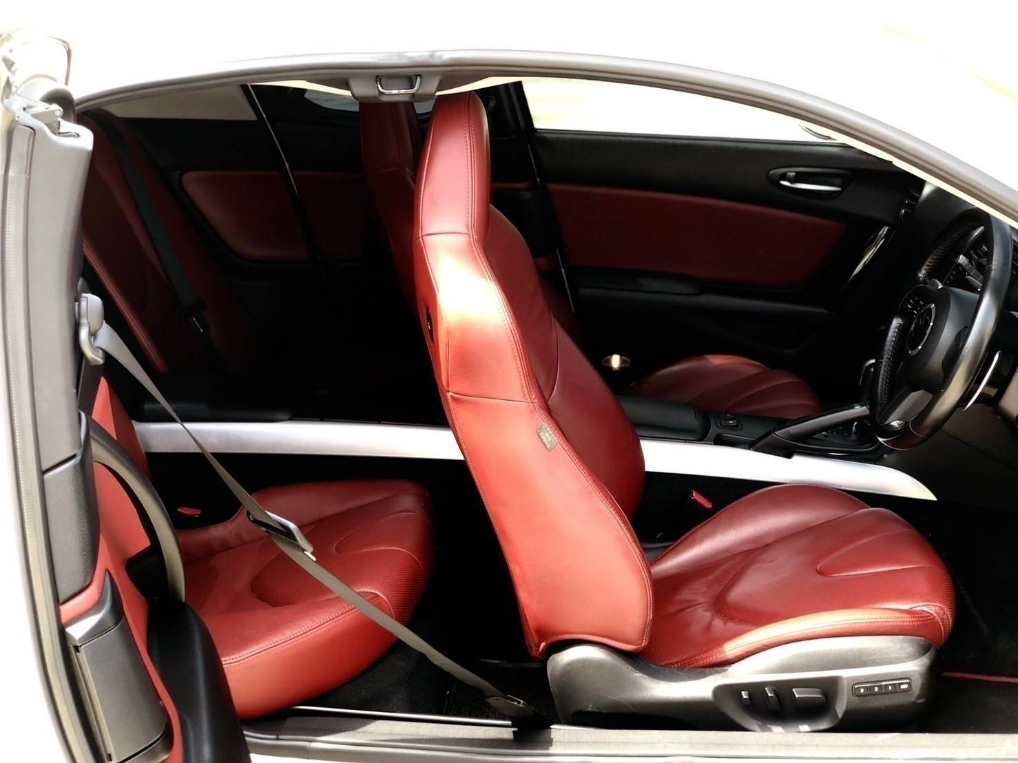 2009 Mazda RX-8 สีขาว (รูปที่ 10)