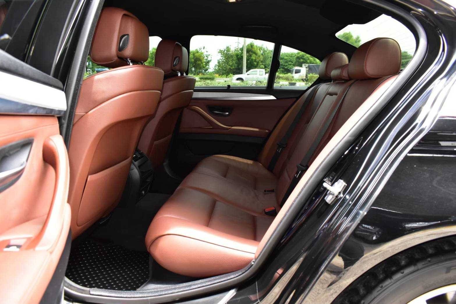 2012 BMW 528i M SPORT F10 สีดำ (รูปที่ 12)