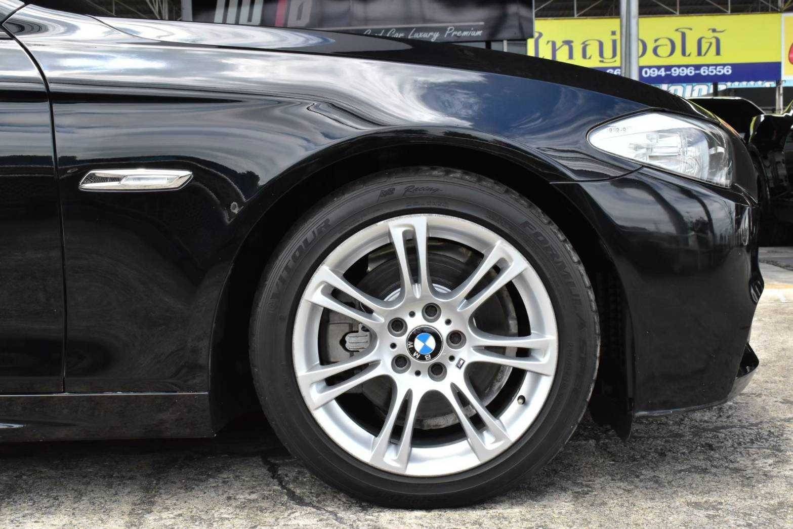 2012 BMW 528i M SPORT F10 สีดำ (รูปที่ 9)