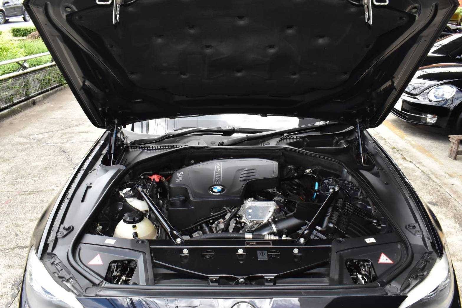 2012 BMW 528i M SPORT F10 สีดำ (รูปที่ 6)