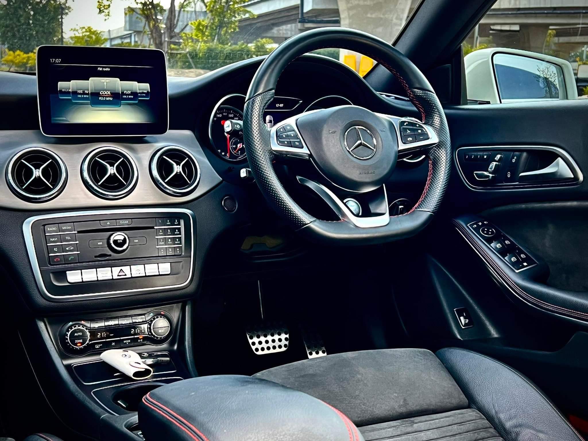 Mercedes Benz CLA250 AMG Dynamic มือเดียว สภาพดีกว่านี้ไม่มีอีกแล้ว (รูปที่ 36)