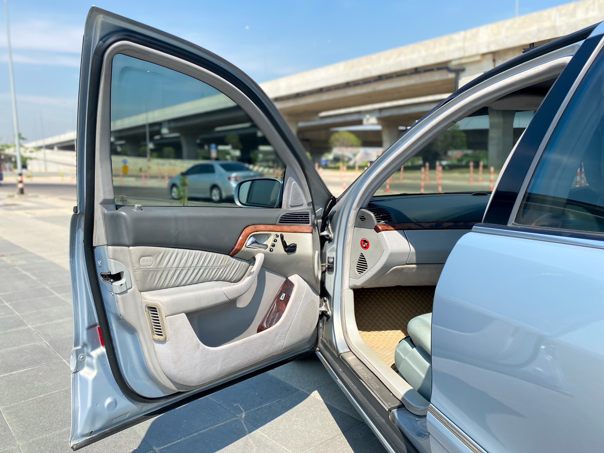 2002 Mercedes-Benz S-Class W220 S280 สีฟ้า (รูปที่ 12)