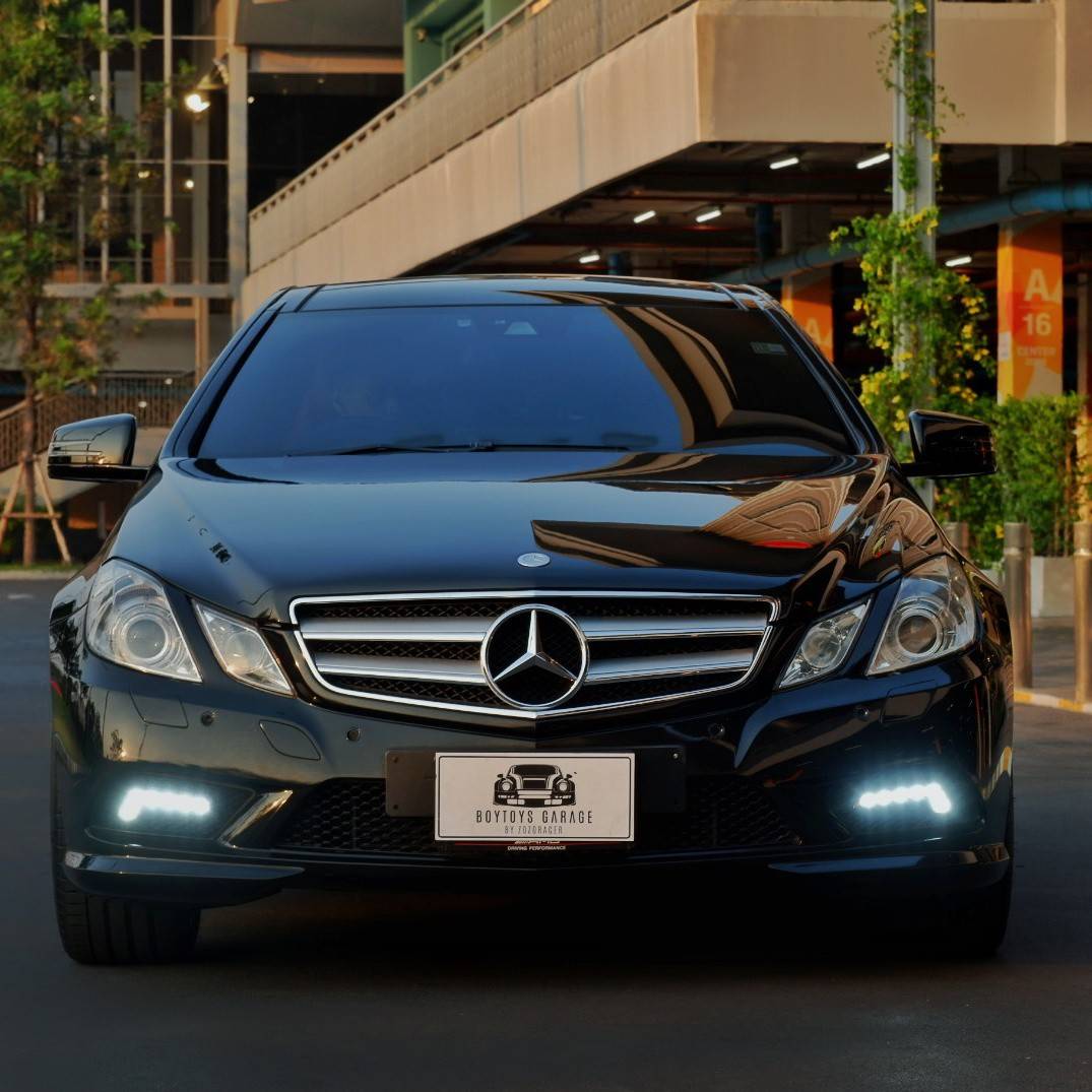 2010 Mercedes-Benz E-Class C207 E250 สีดำ