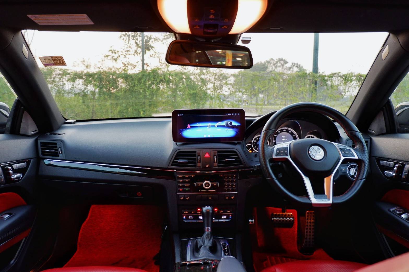 2010 Mercedes-Benz E-Class C207 E250 สีดำ (รูปที่ 14)