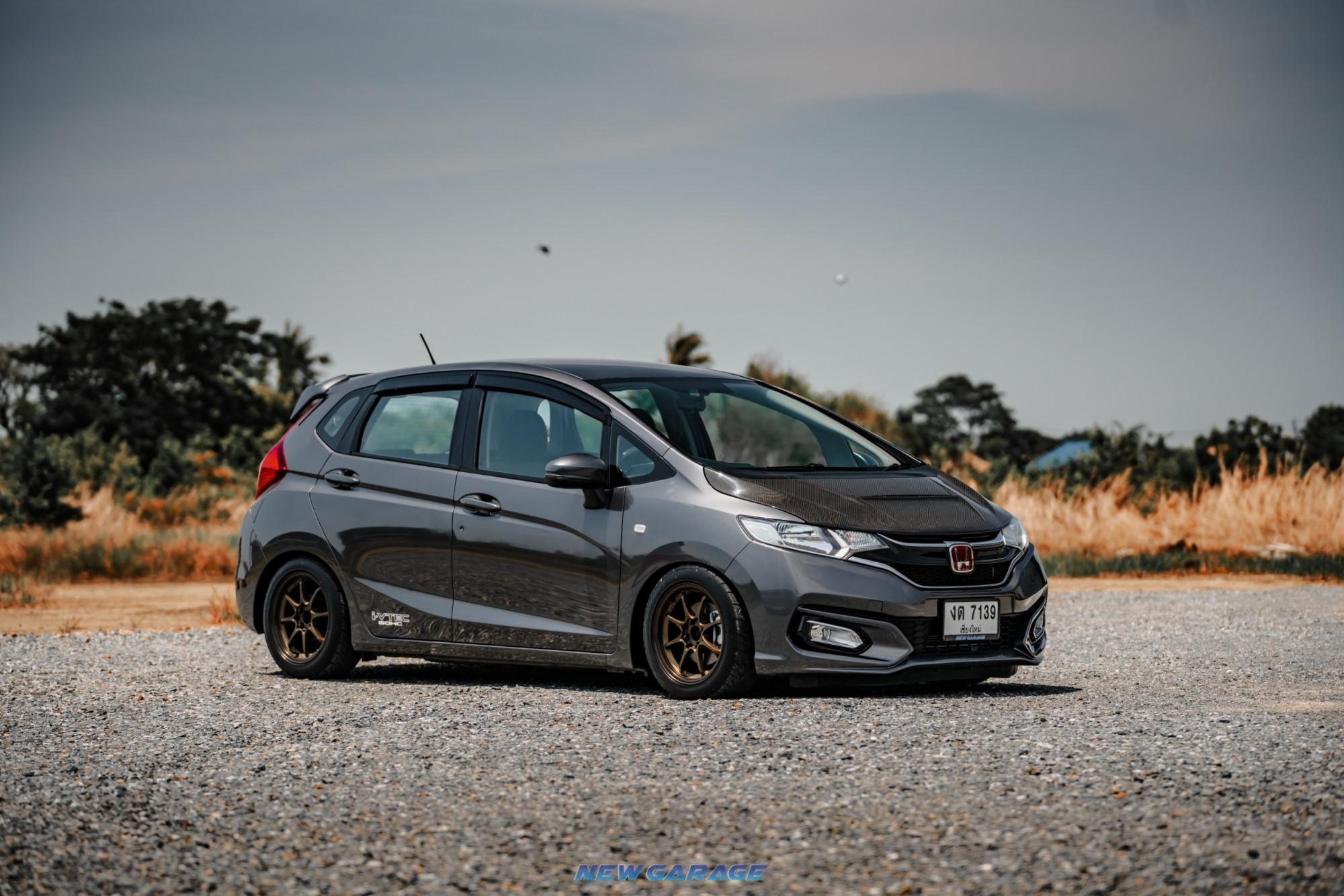 2018 Honda Jazz GK สีเทา (รูปที่ 11)