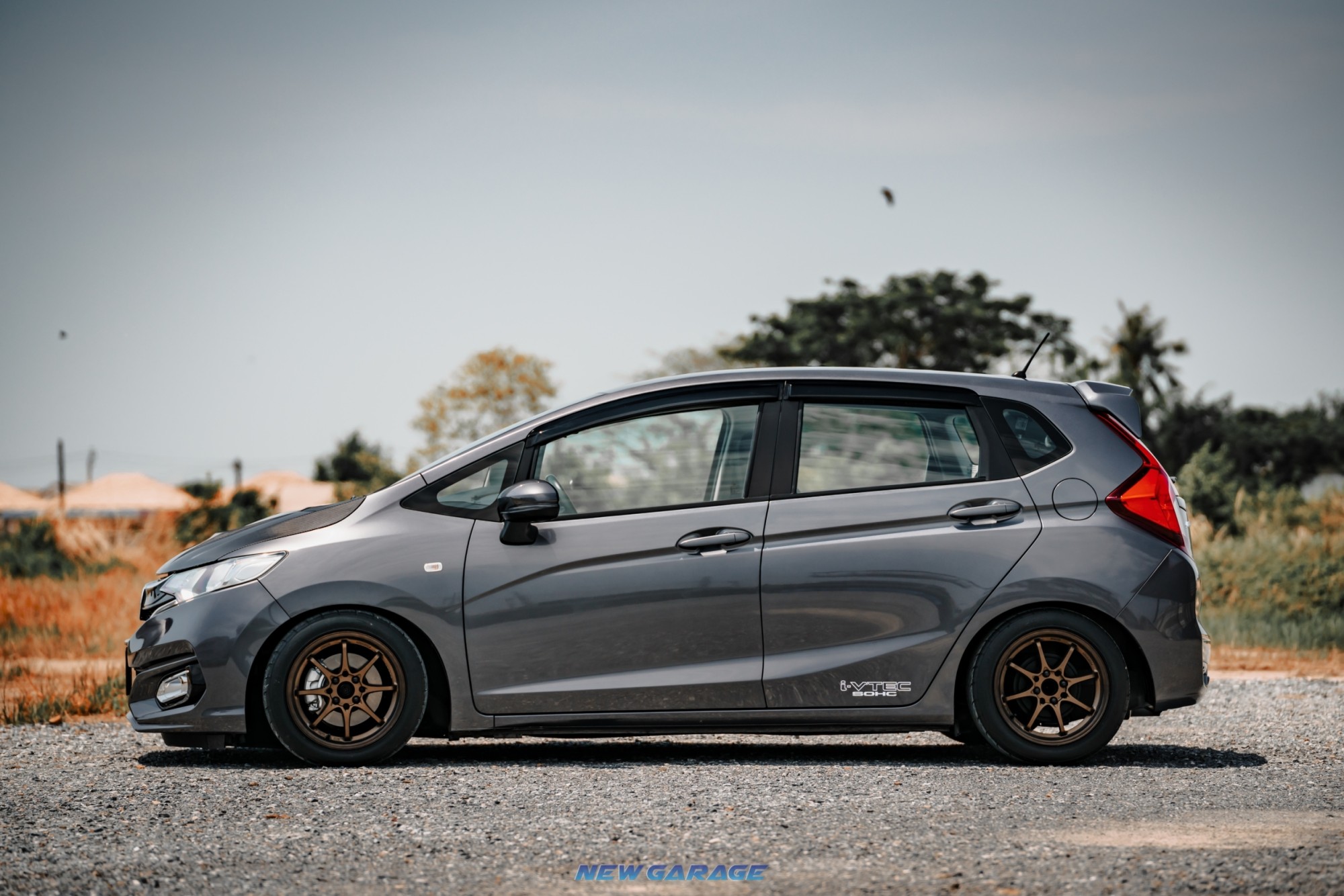 2018 Honda Jazz GK สีเทา (รูปที่ 15)