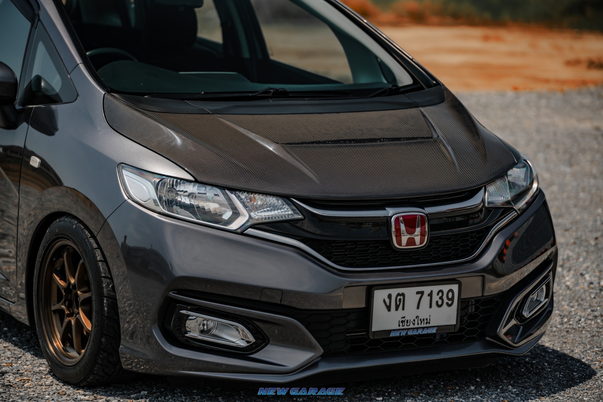 2018 Honda Jazz GK สีเทา (รูปที่ 12)