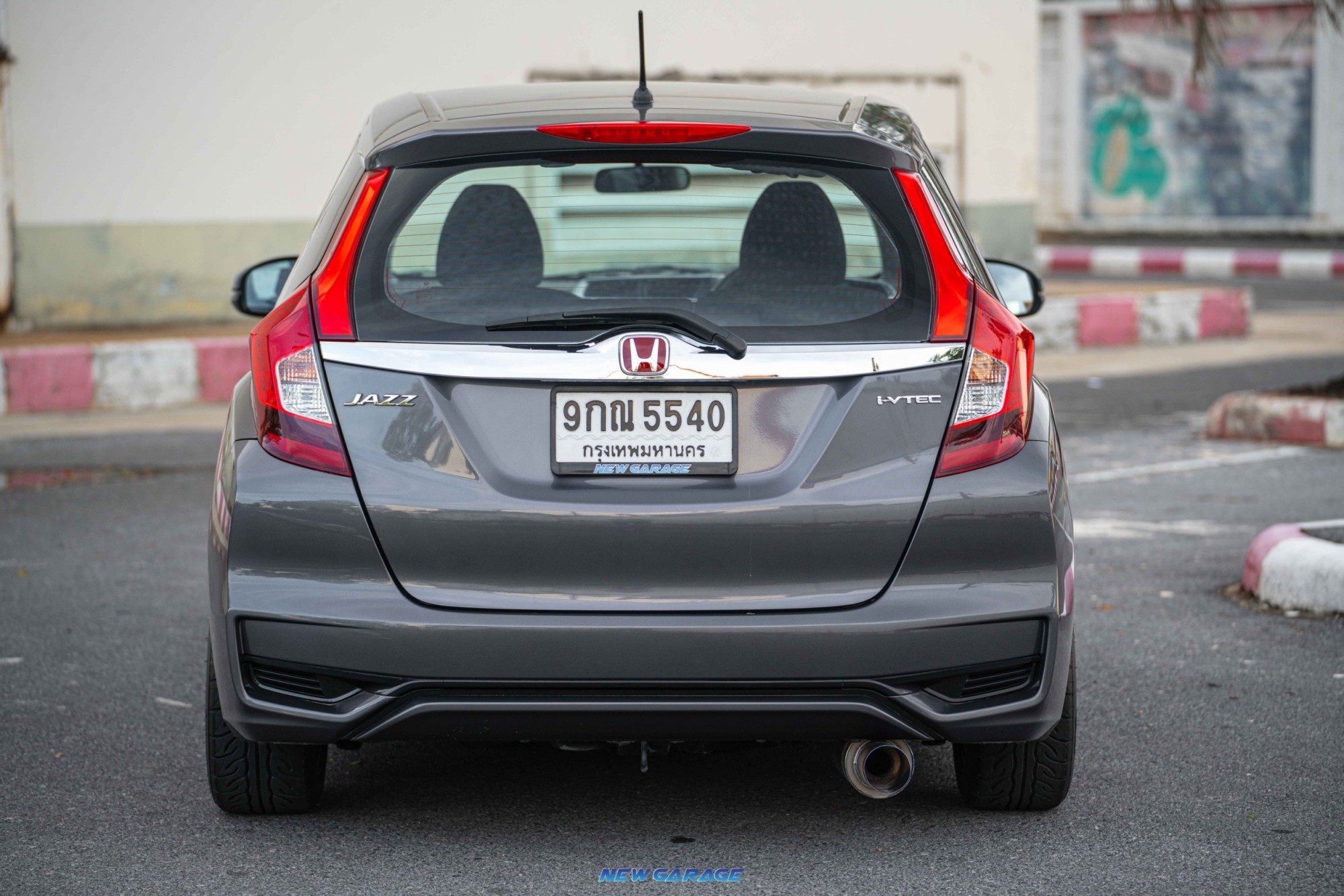 2019 Honda Jazz GK สีเทา (รูปที่ 5)