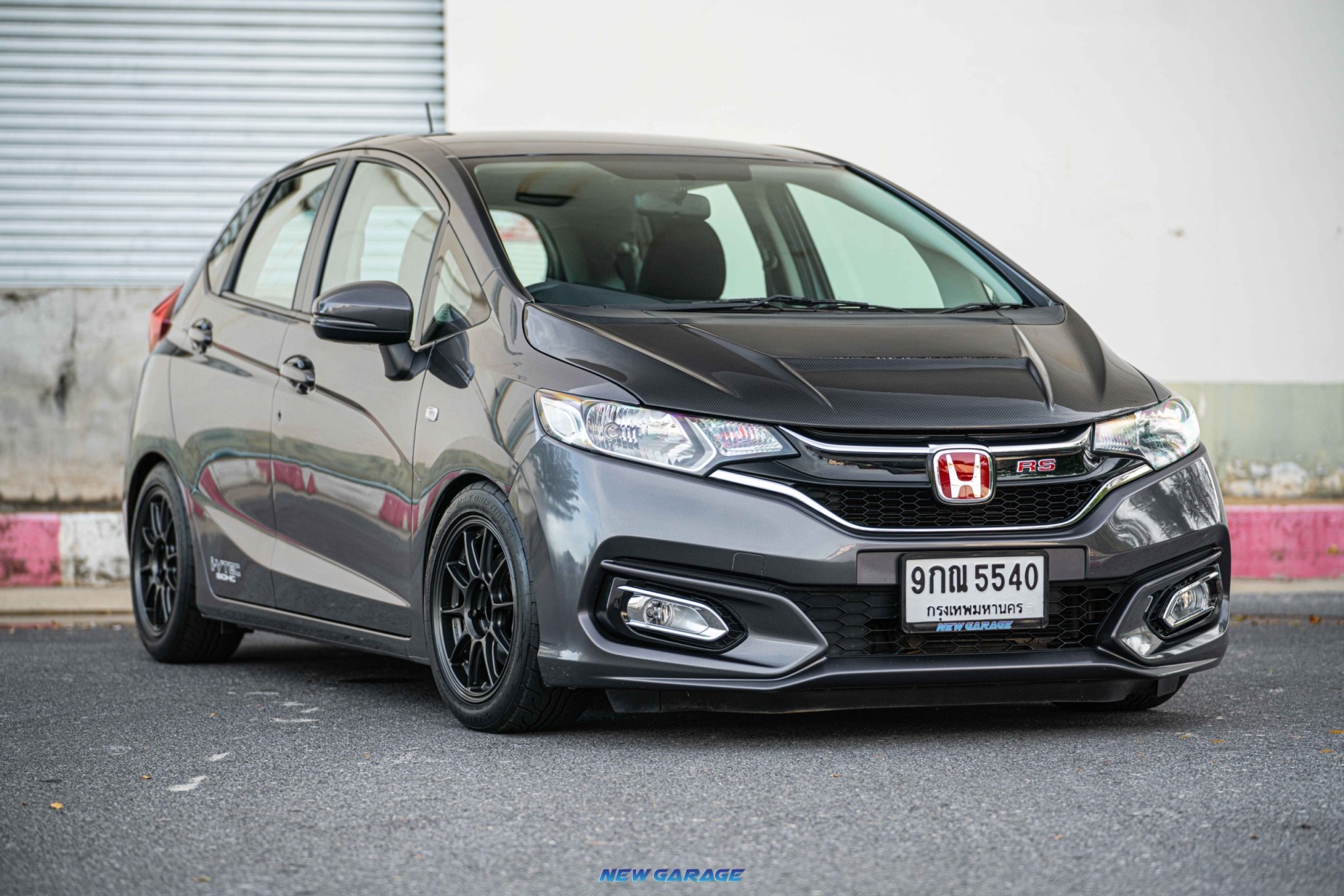 2019 Honda Jazz GK สีเทา (รูปที่ 3)