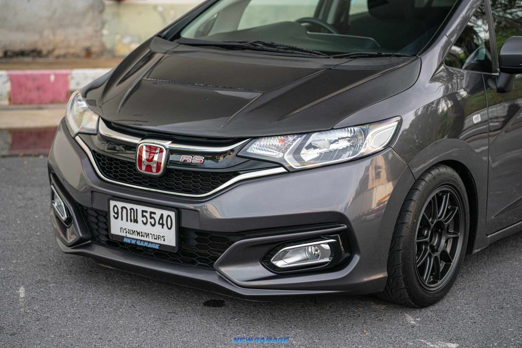 2019 Honda Jazz GK สีเทา (รูปที่ 12)