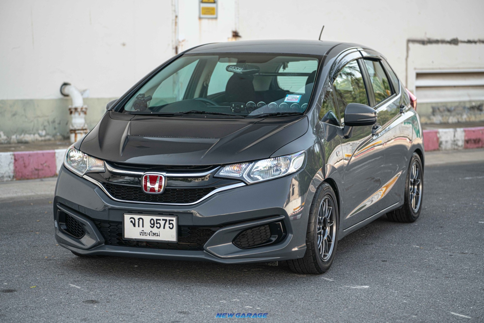 2015 Honda Jazz GK สีเทา (รูปที่ 10)