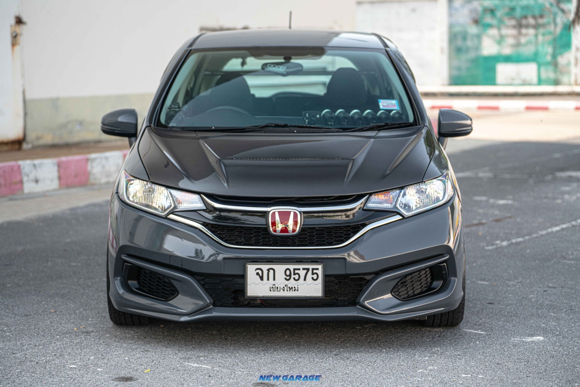 2015 Honda Jazz GK สีเทา (รูปที่ 3)