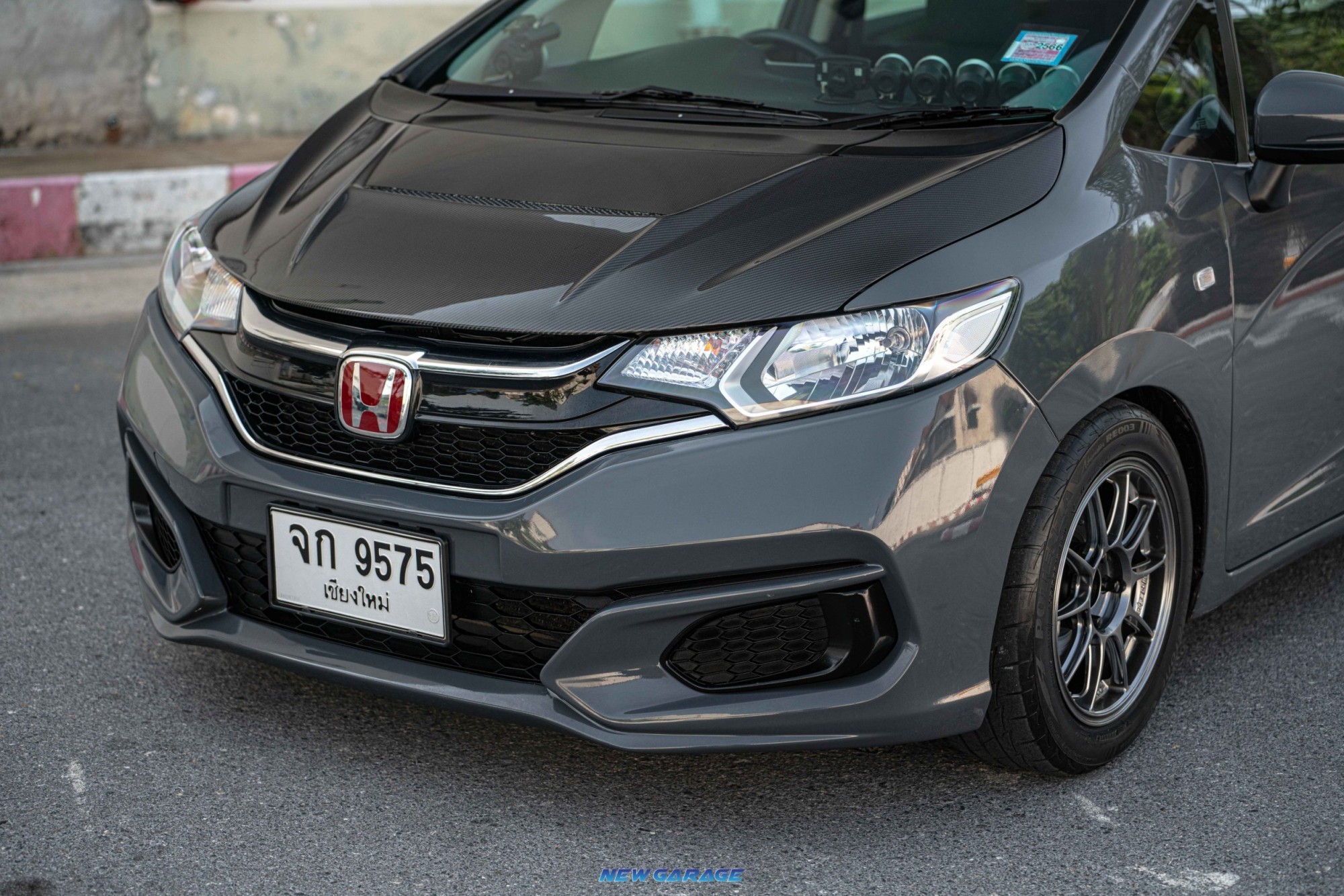 2015 Honda Jazz GK สีเทา (รูปที่ 8)