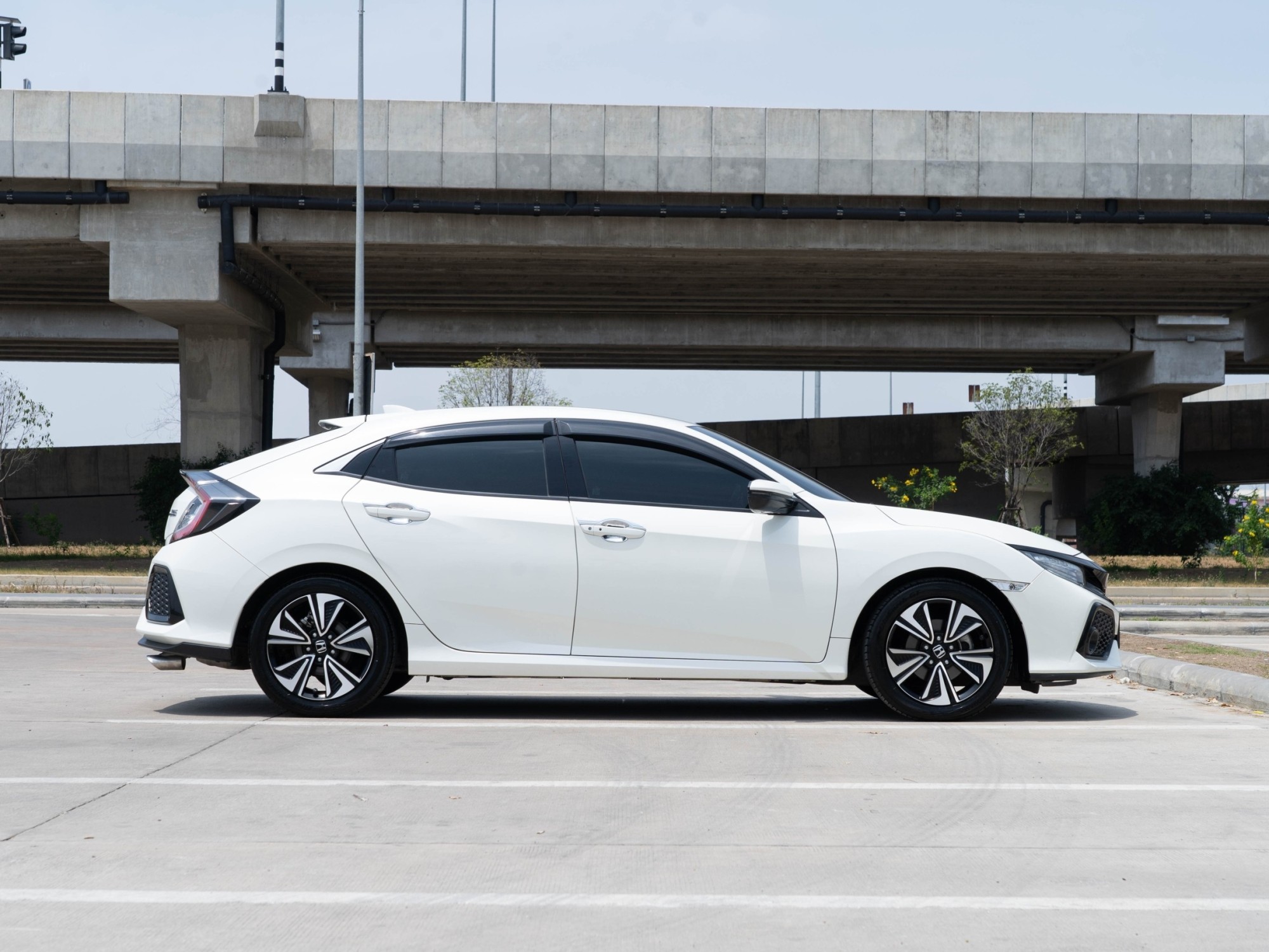 2018 Honda Civic Hatchback สีขาว