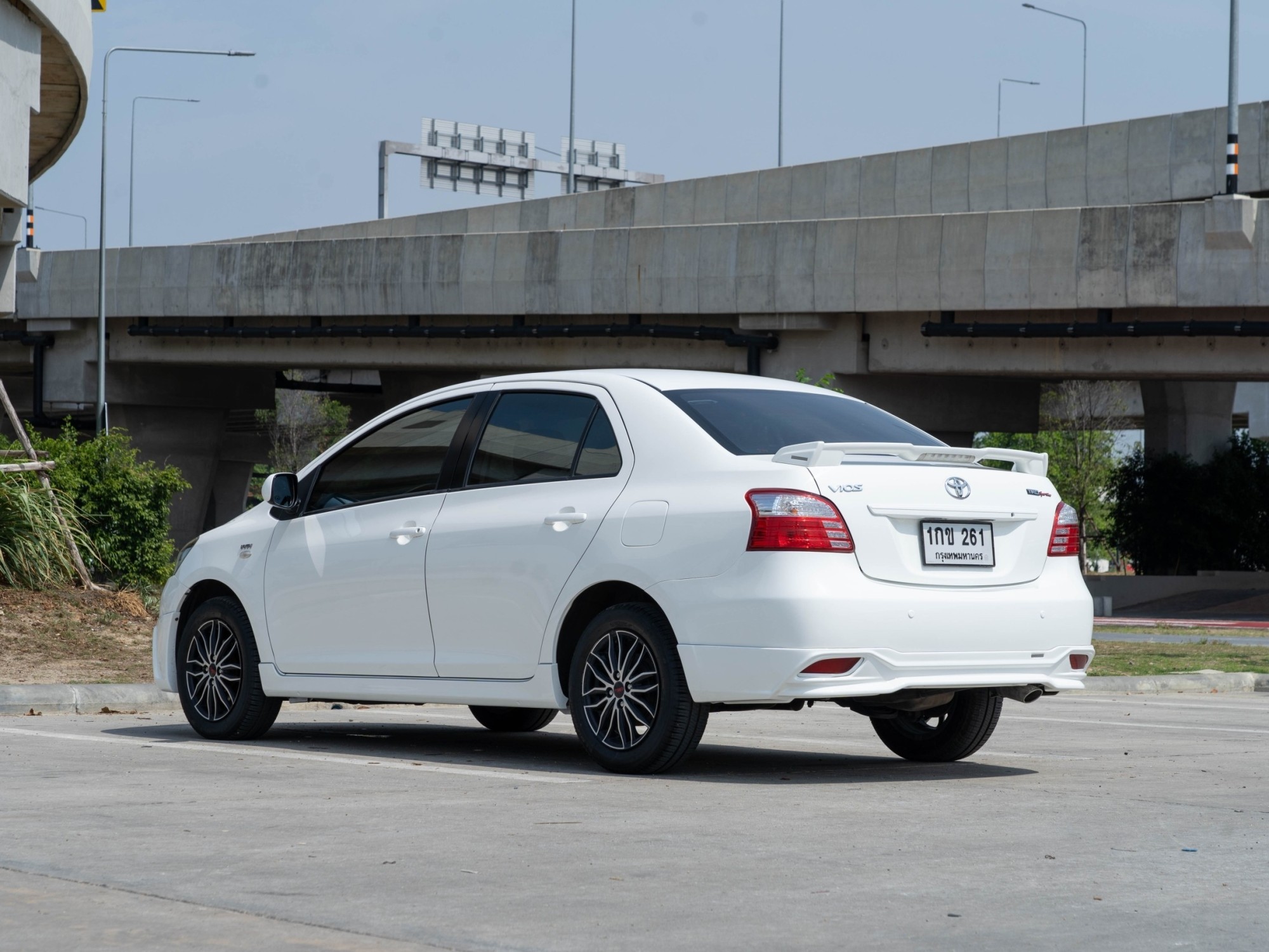 2012 Toyota Vios สีขาว (รูปที่ 15)