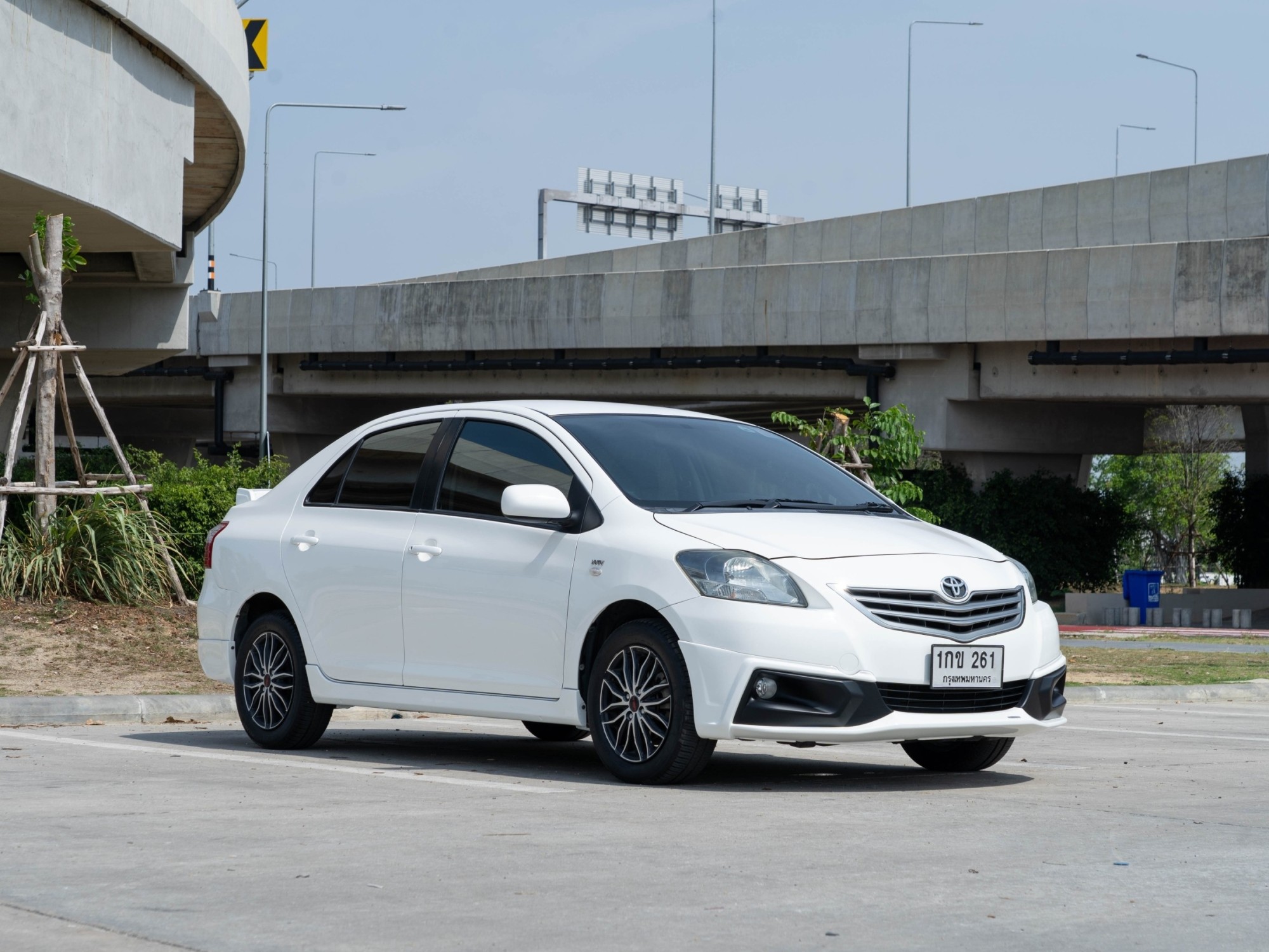 2012 Toyota Vios สีขาว (รูปที่ 18)