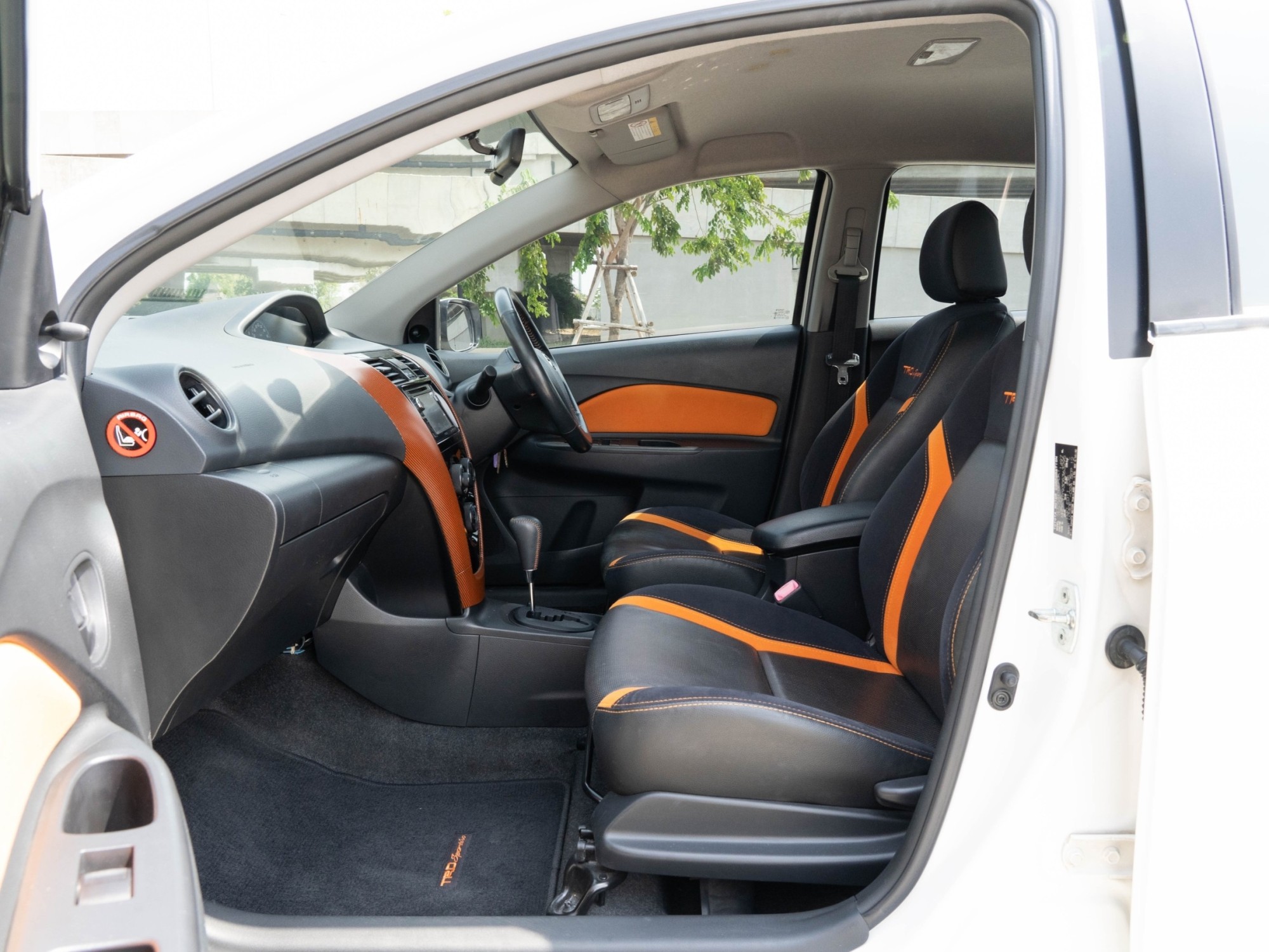 2012 Toyota Vios สีขาว (รูปที่ 7)