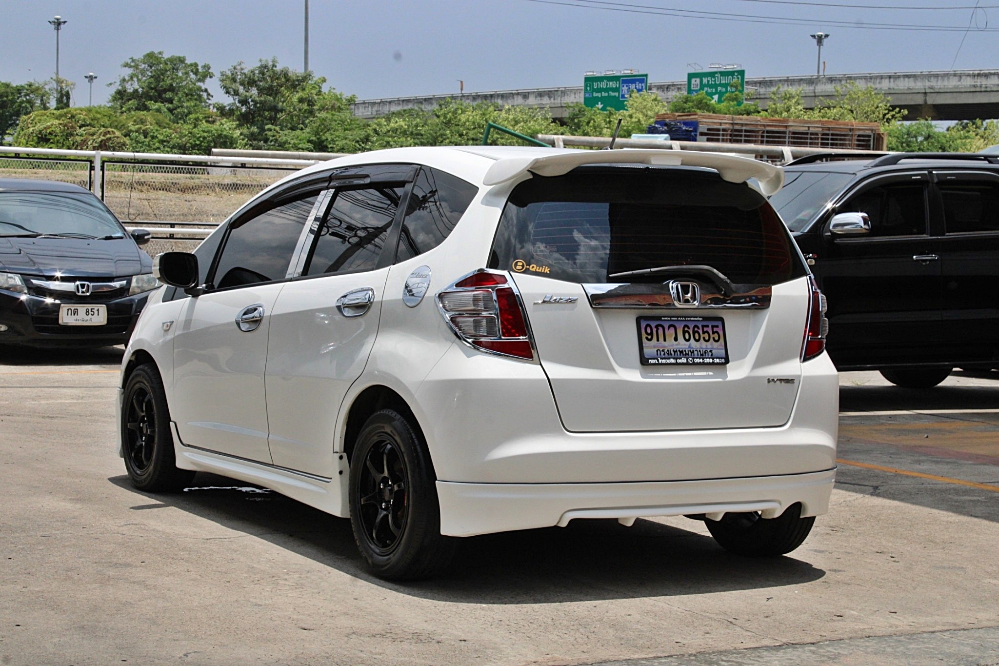 ฟรีดาวน์ ออกรถ0บาท 2009 Honda Jazz 1.5 S i-VTEC A/T สีขาว (รูปที่ 2)