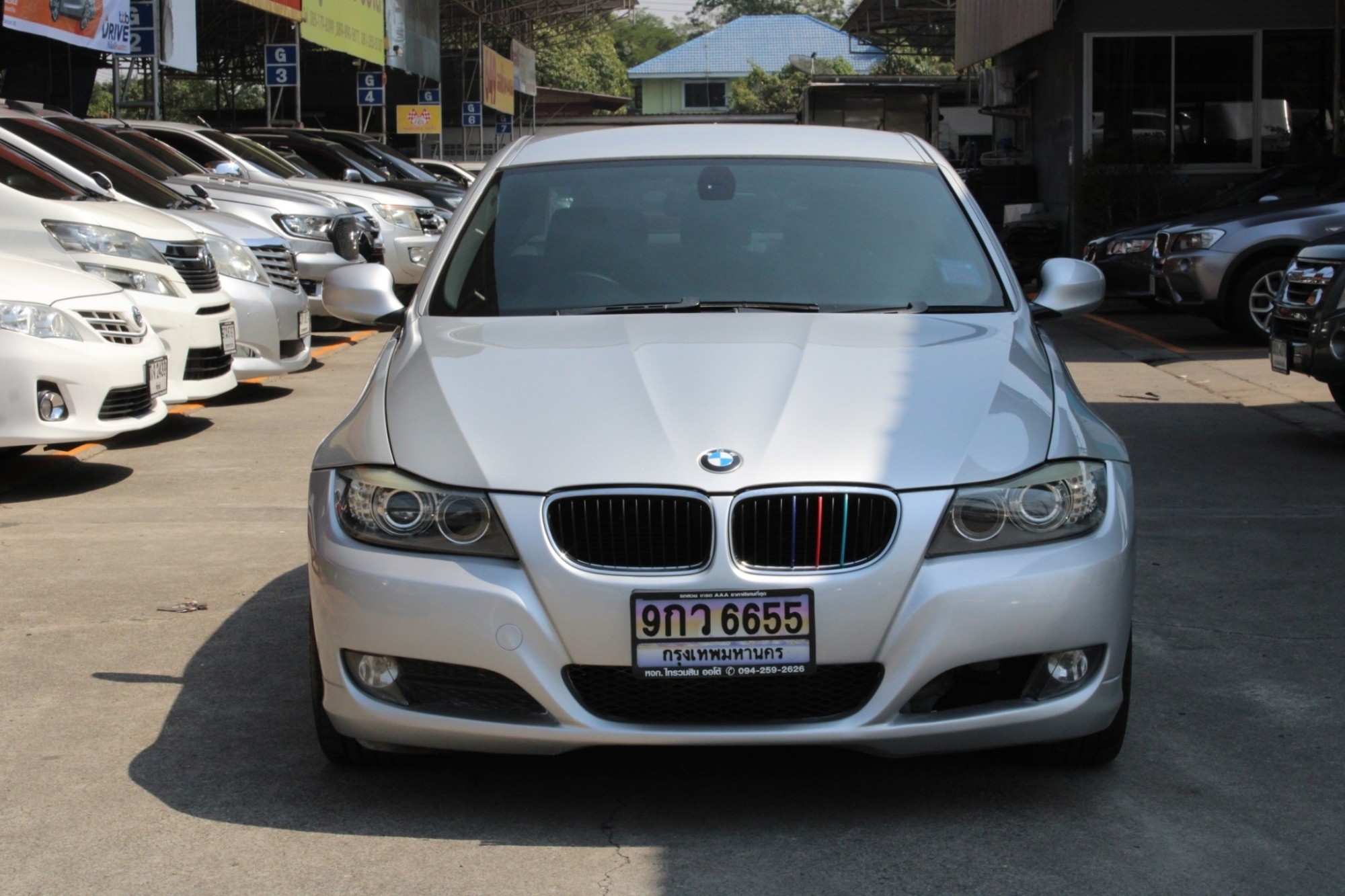 2010 BMW 320d 2.0 E90 SE Sedan AT สีเงิน เกียร์ออโต้ เครื่องดีเซล บอดี้สวย ไม่มีอุบัติเหตุ จัดได้ท่วม