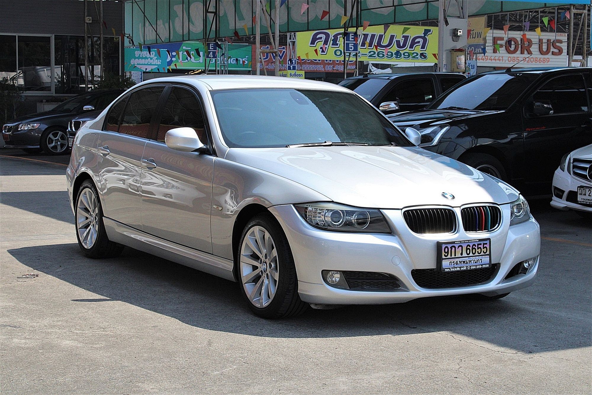 2010 BMW 320d 2.0 E90 SE Sedan AT สีเงิน เกียร์ออโต้ เครื่องดีเซล บอดี้สวย ไม่มีอุบัติเหตุ จัดได้ท่วม (รูปที่ 12)