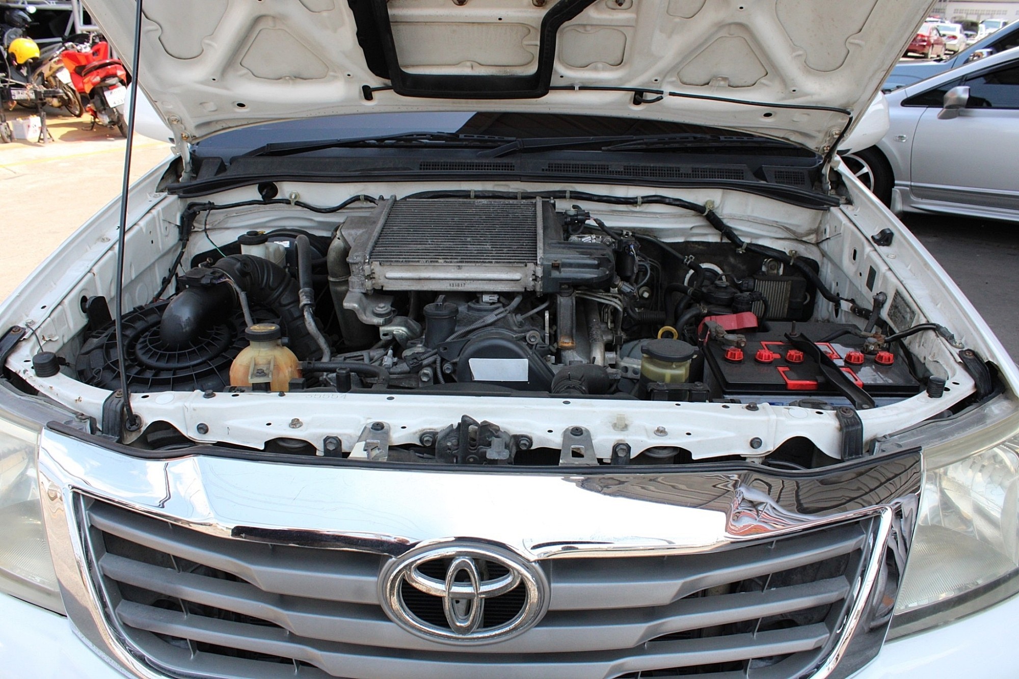 ตอนเดียวแชมป์พร้อมตู้ทึบ ราคาพิเศษ จัดได้ท่วม 2012 Toyota Hilux Vigo CHAMP 2.5 J MT สีขาว (รูปที่ 9)